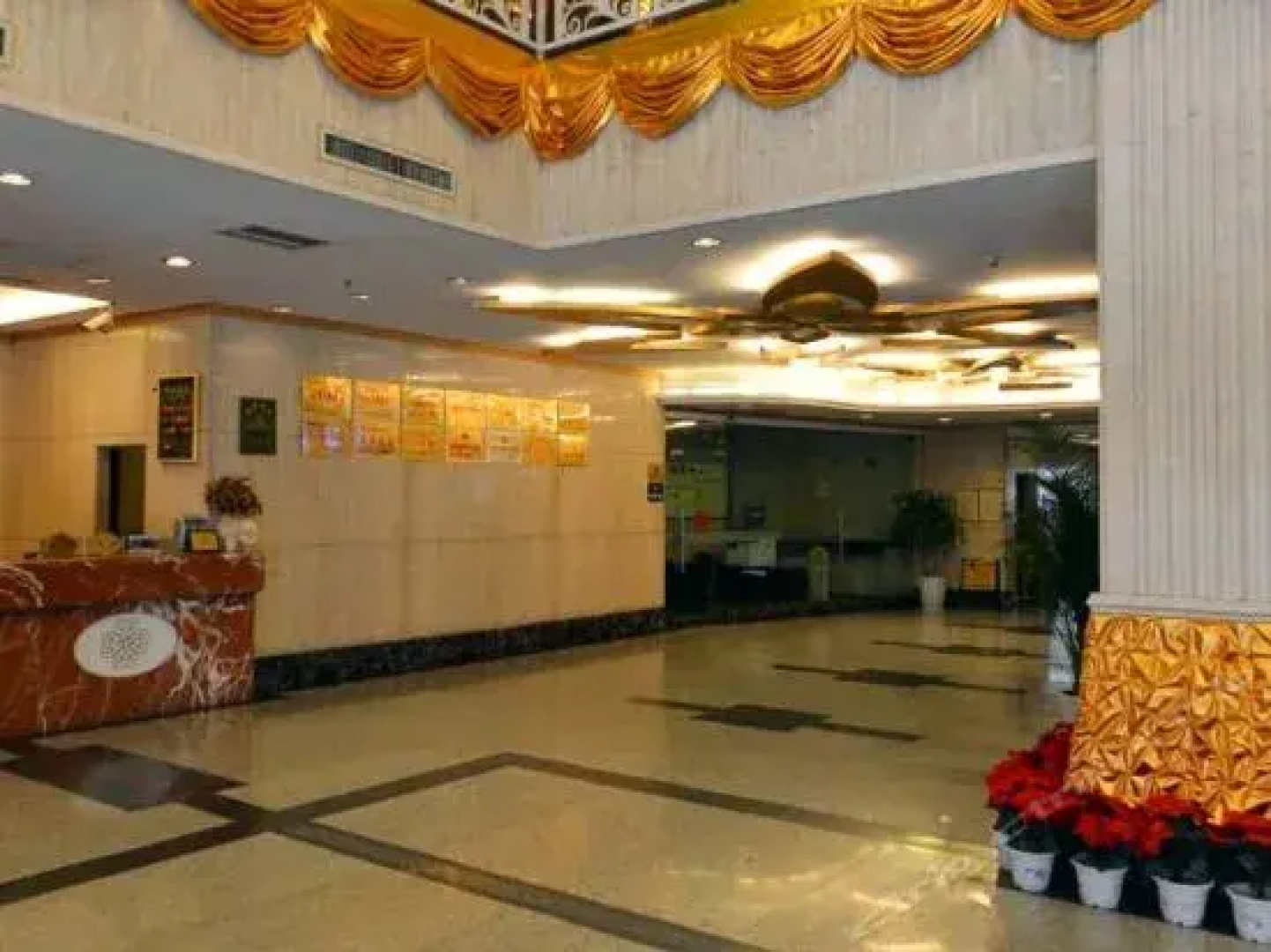 Jiujiang Huaqi Holiday Hotel