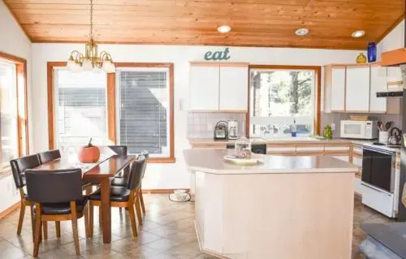 Sand Bucket House - 3 Br Home