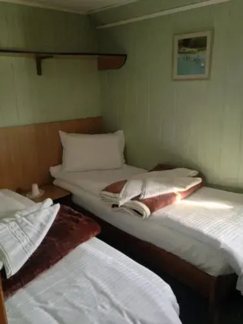 Hotel Plutitor Pelican Tour