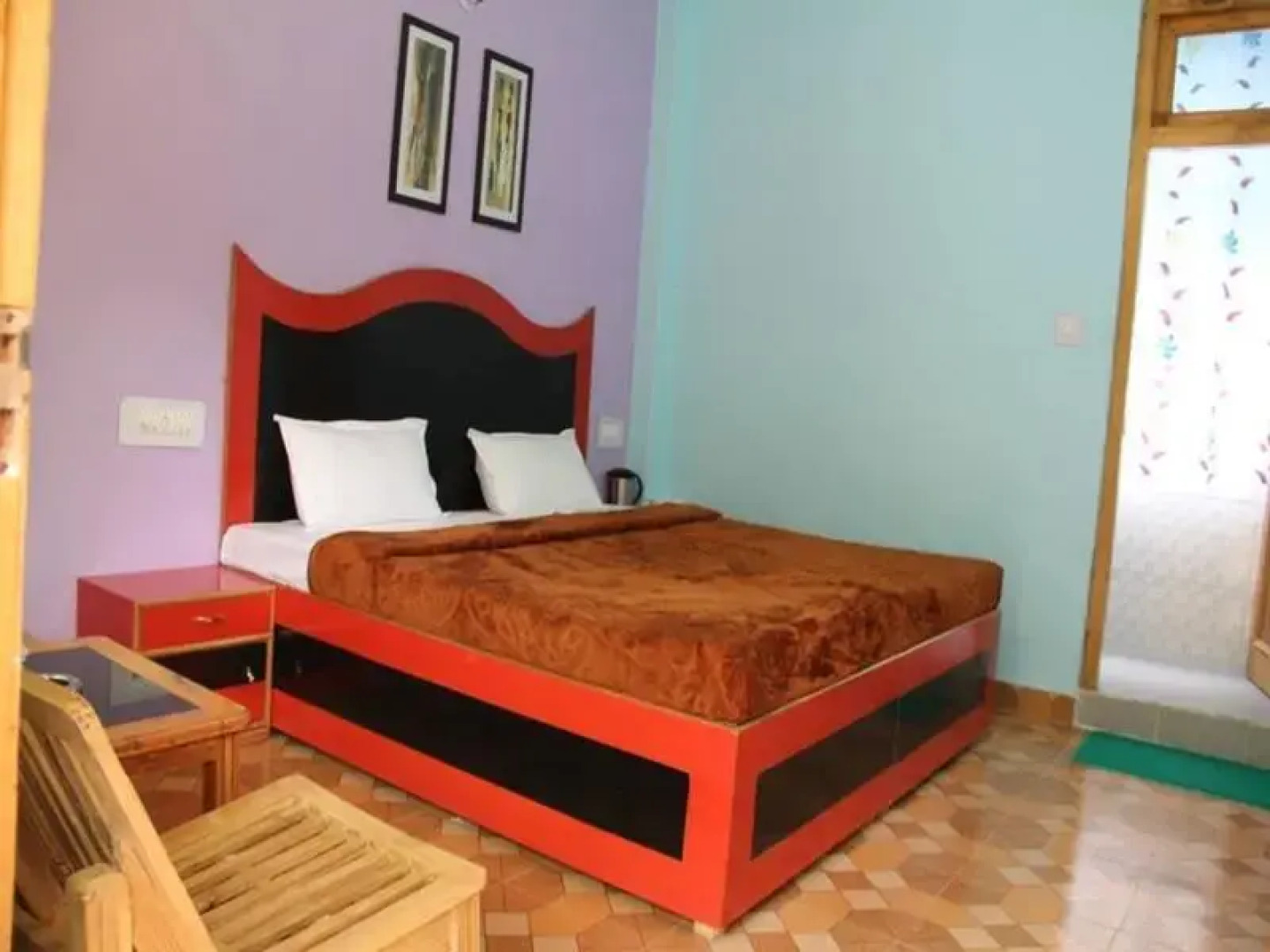 Dev Conifers Cafe and Cottages