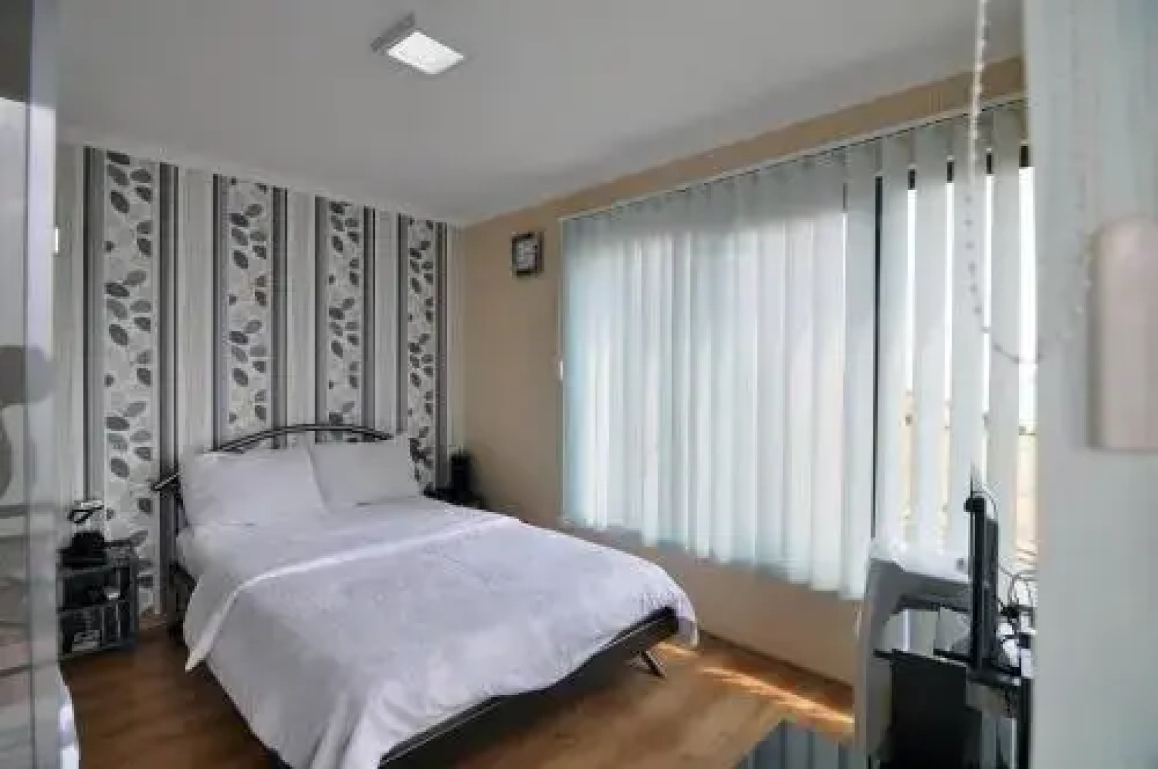 Aphra Hotel