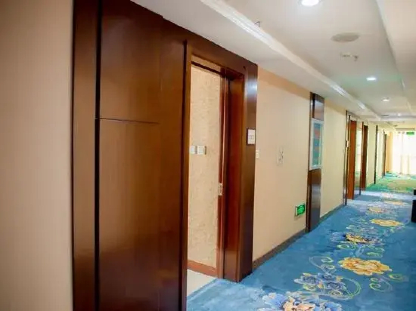 Beiguo Business Hotel - Manzhouli