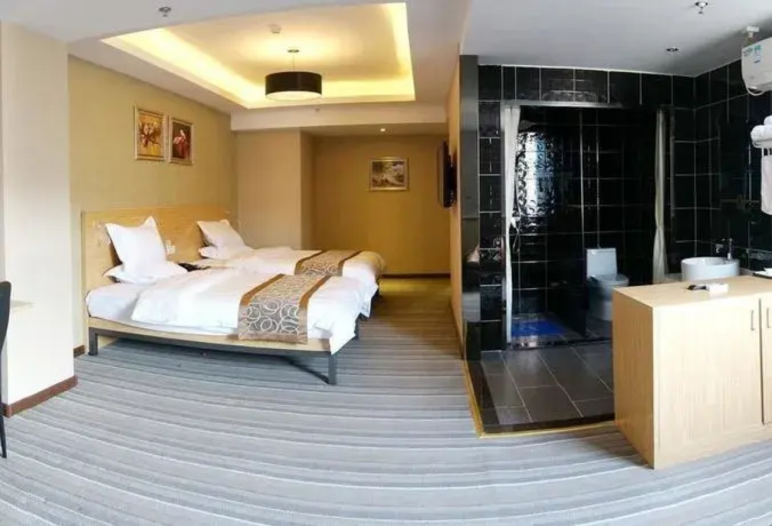 Super 8 by Wyndham Zhengzhou Weft Four Road