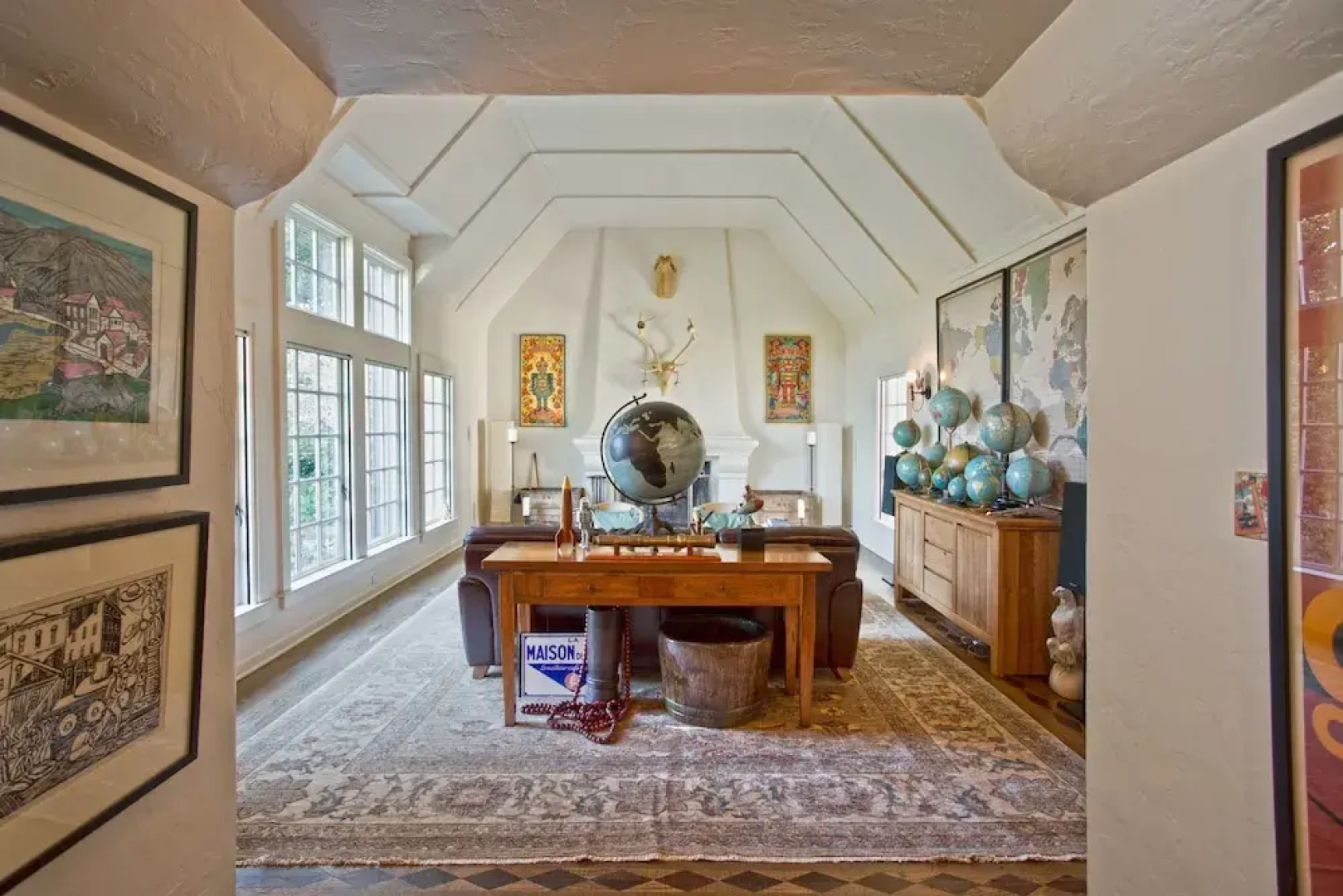 Art and Wine Estate 4 Bedrooms 3 Bathrooms Home