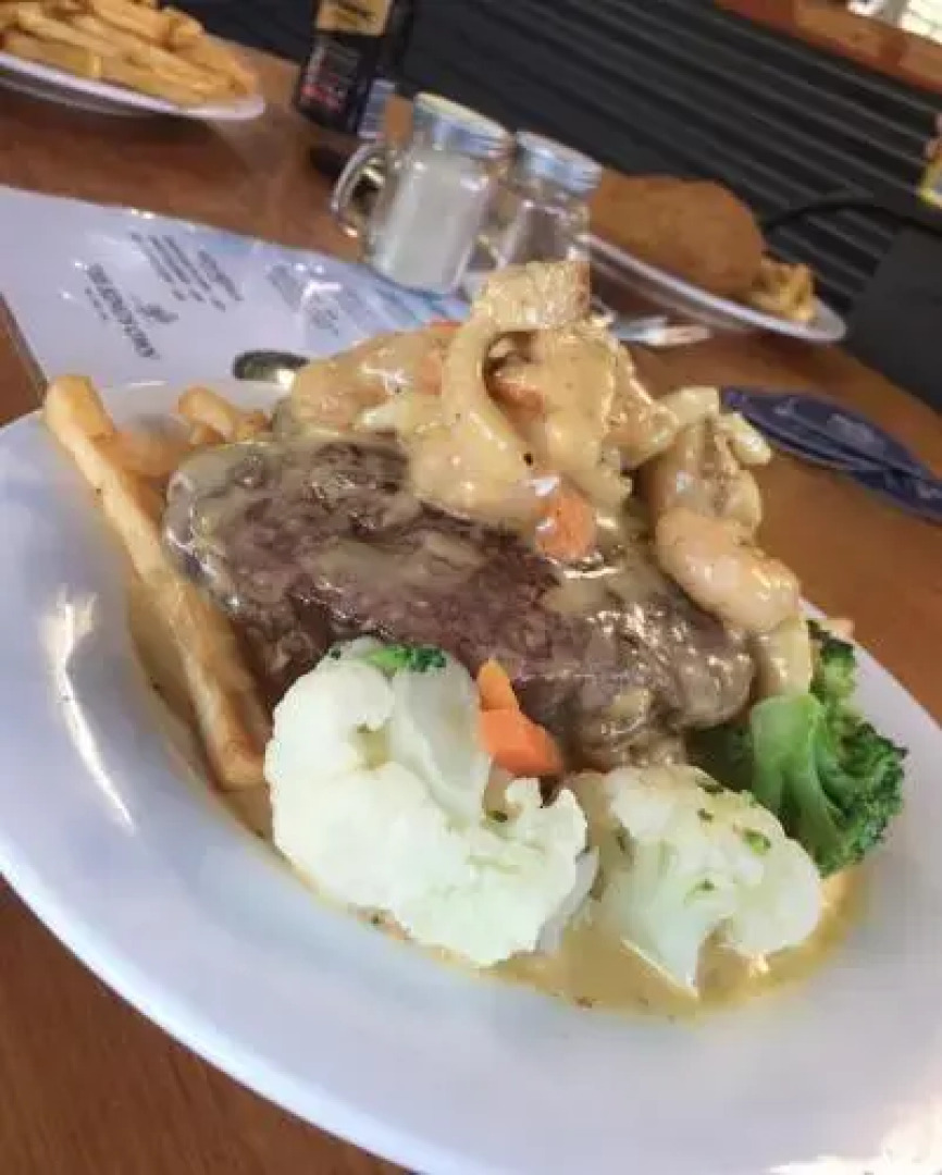 The King's Own Hotel Motel