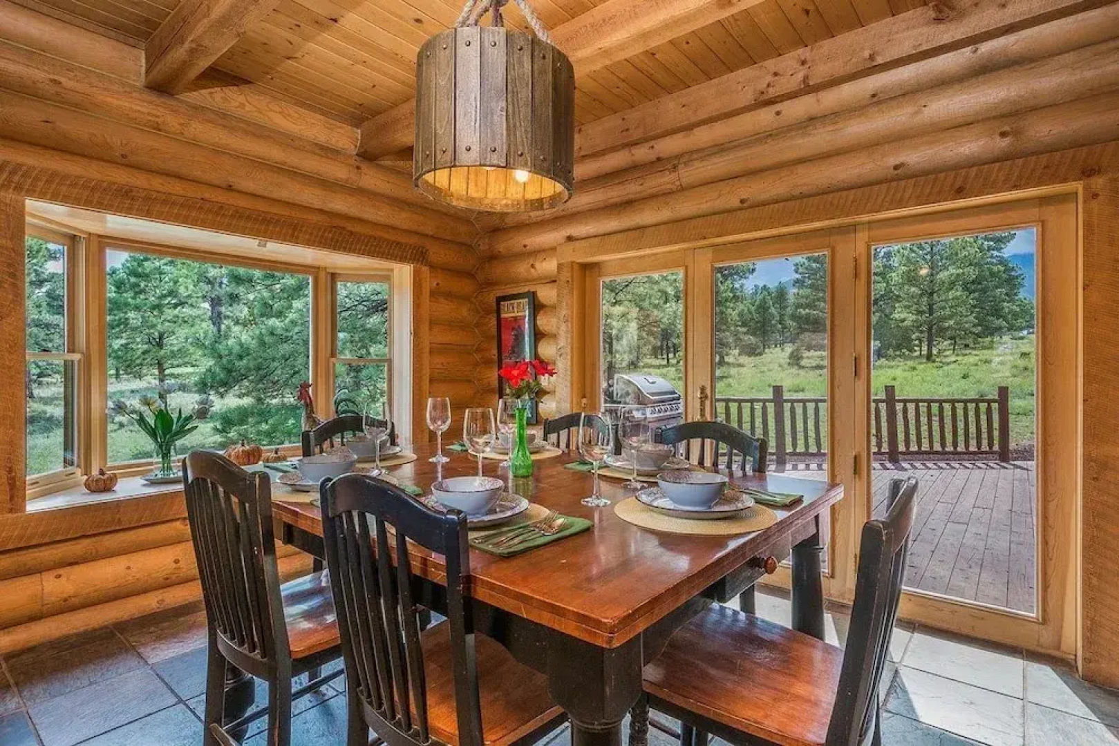 FlagRanch - 4 Br cabin by RedAwning