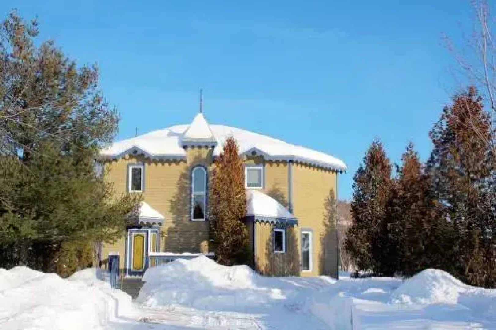 227 - En bordure de la rivière du Gouffre - Les Immeubles Charlevoix