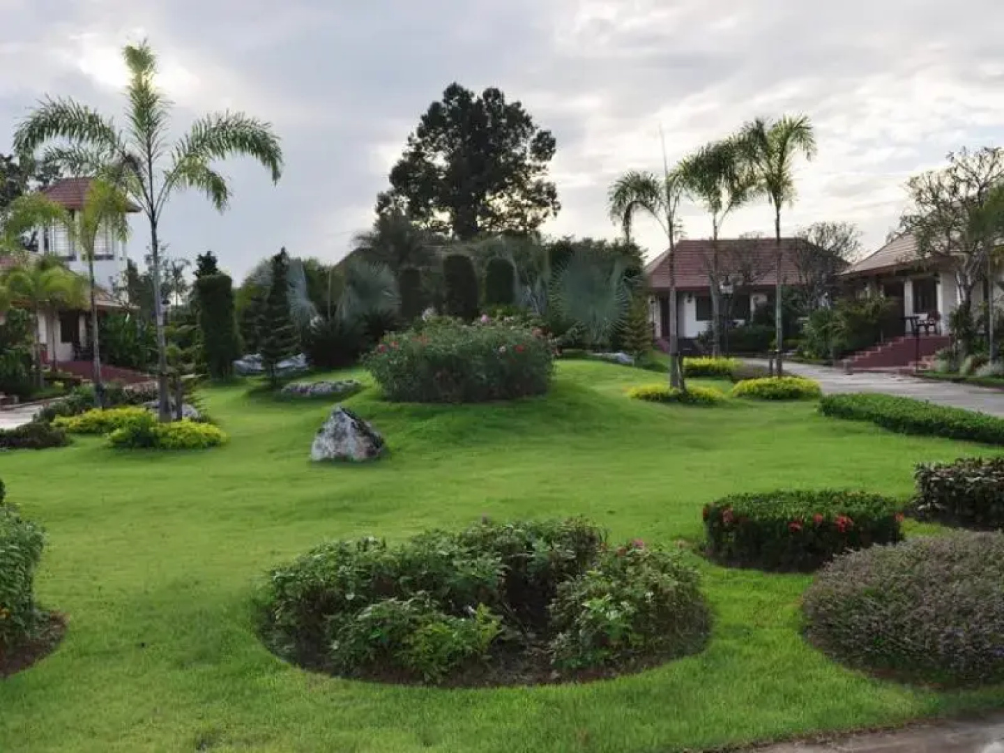 Phutarin Resotel Resort