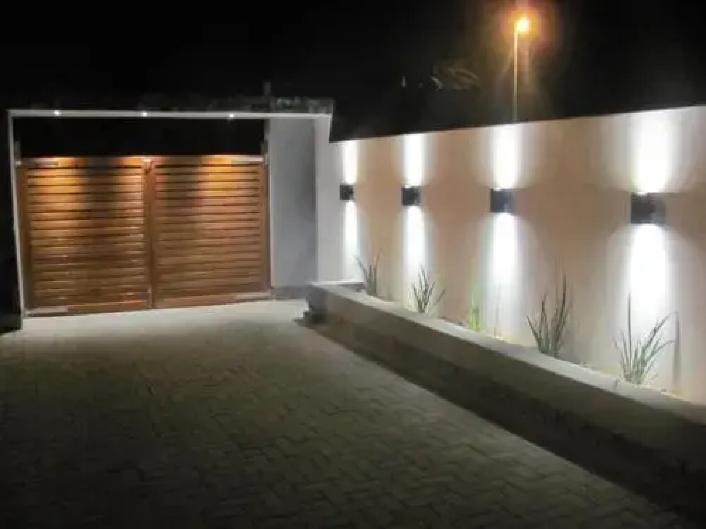 Tiende Laan Bed & Breakfast and Self-Catering