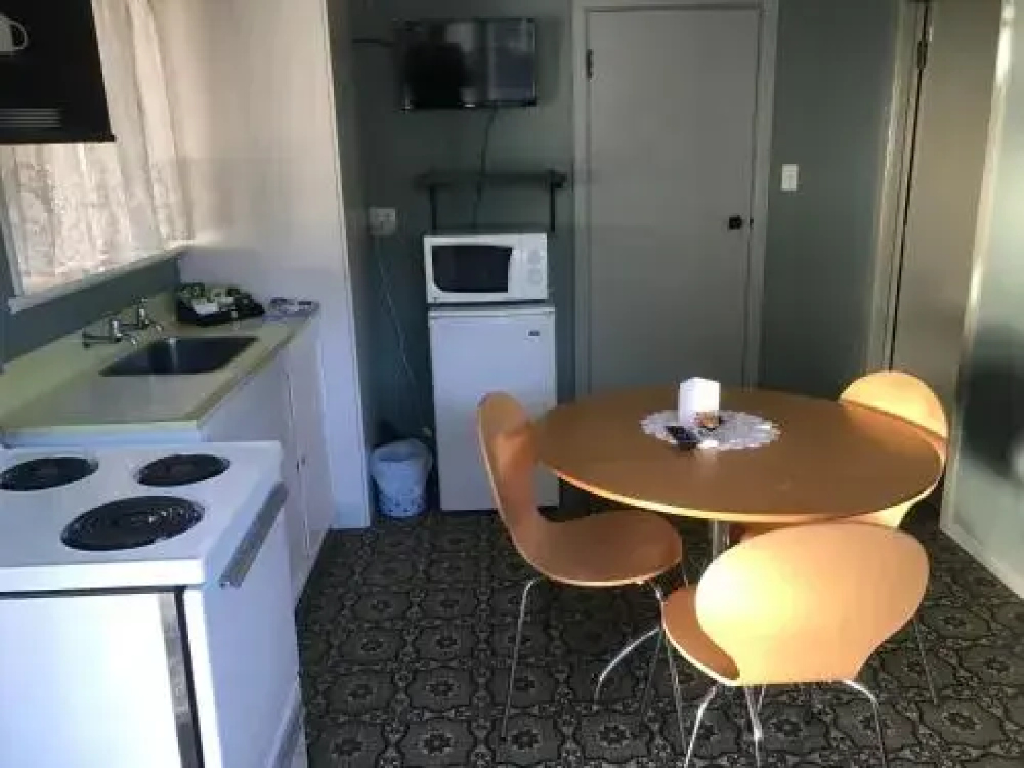 New Windsor Lodge & Caravan Park