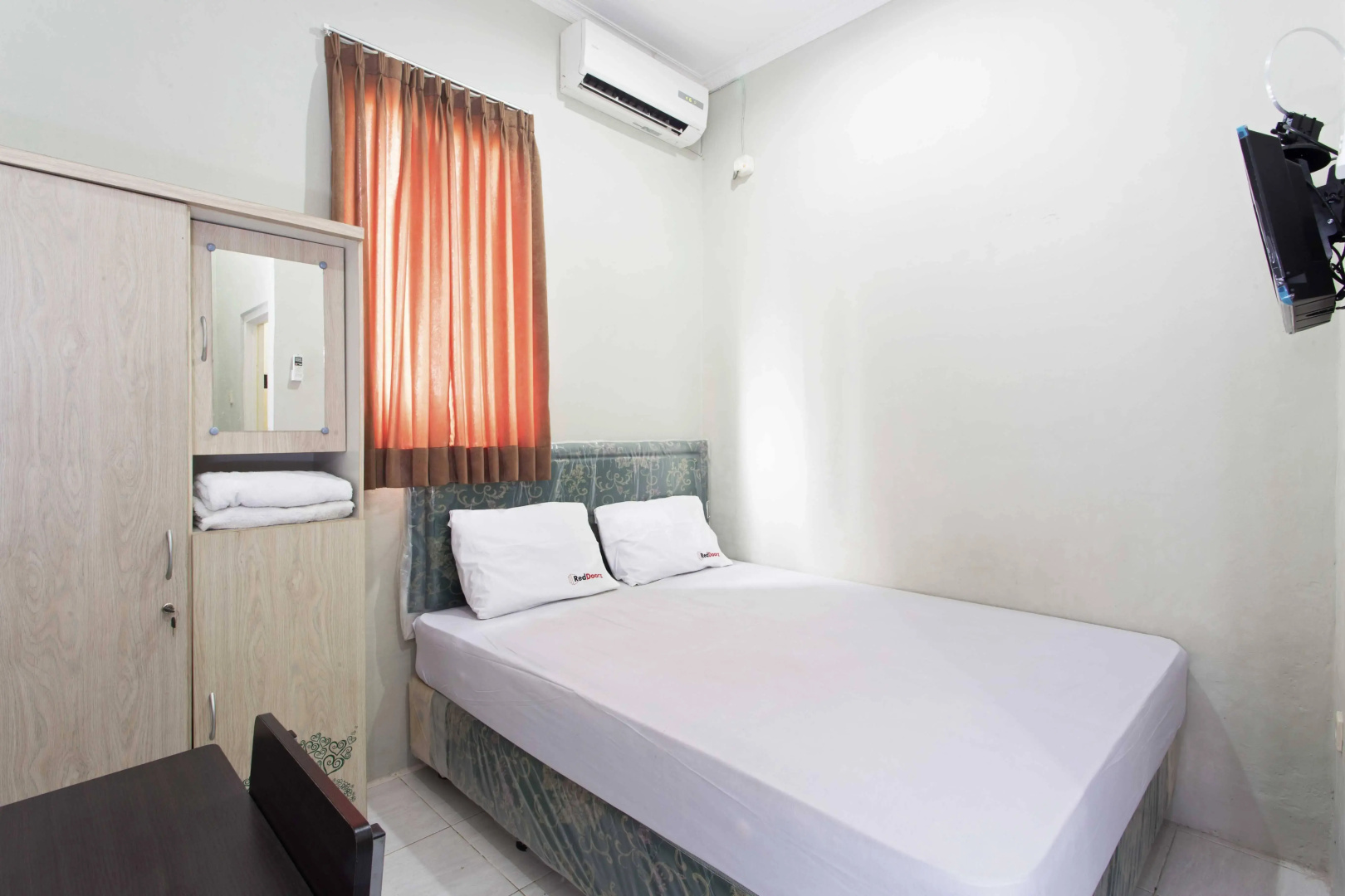 RedDoorz @ Pinang Tangerang