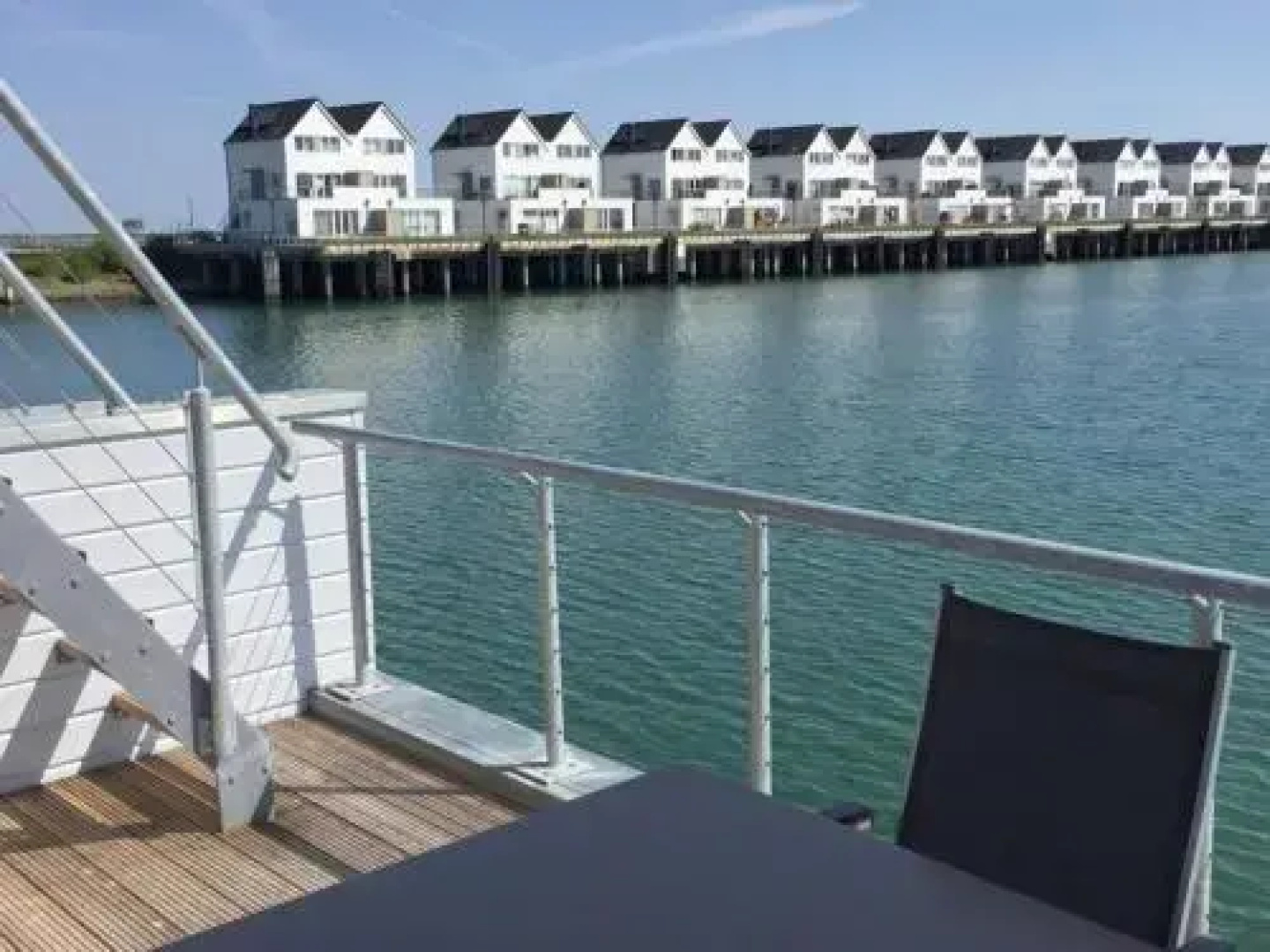 Schwimmendes-Haus-Hausboot-ANTARES-ONE