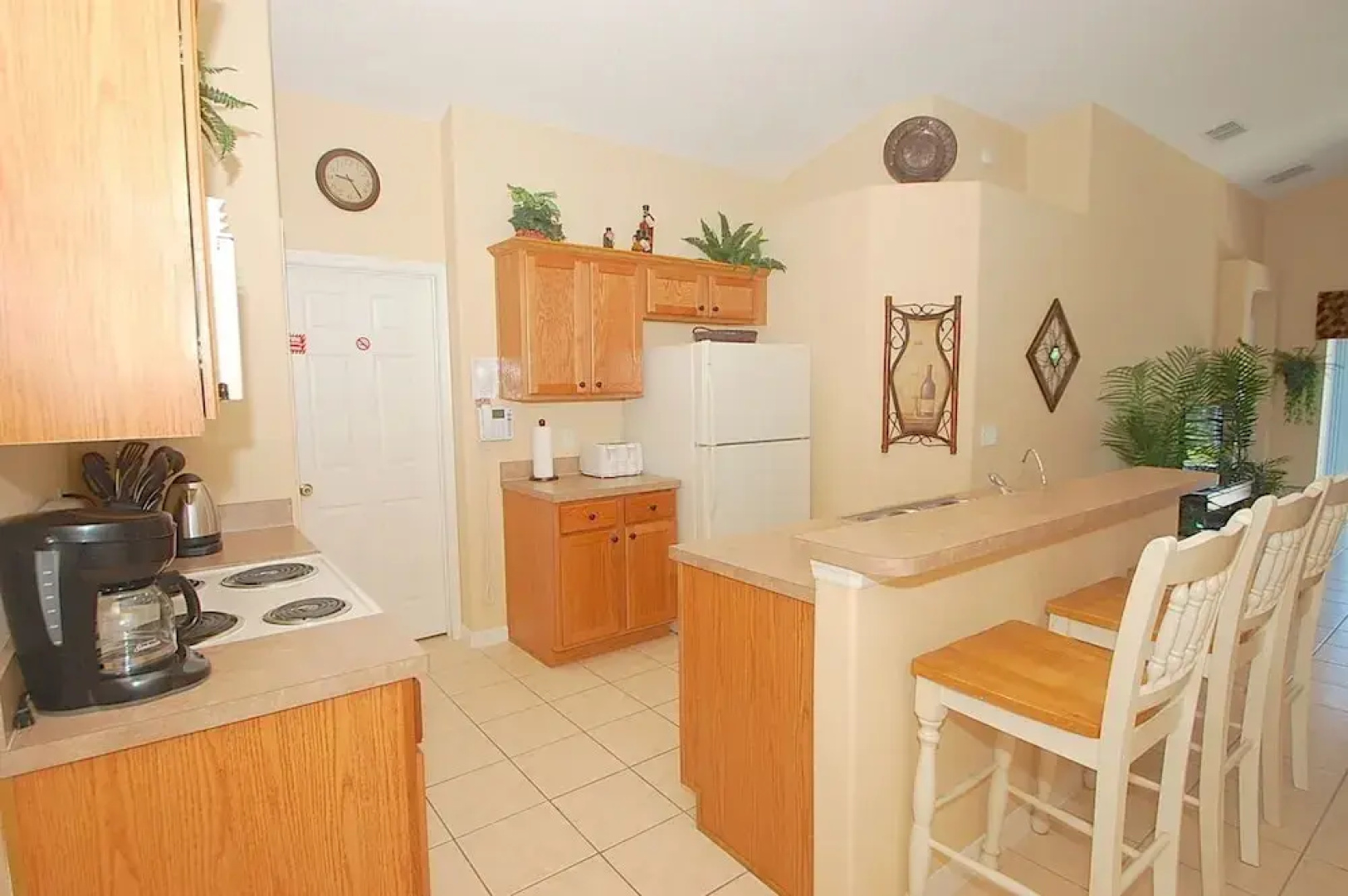 16623FM Sunlight Villa 3 Br villa by RedAwning