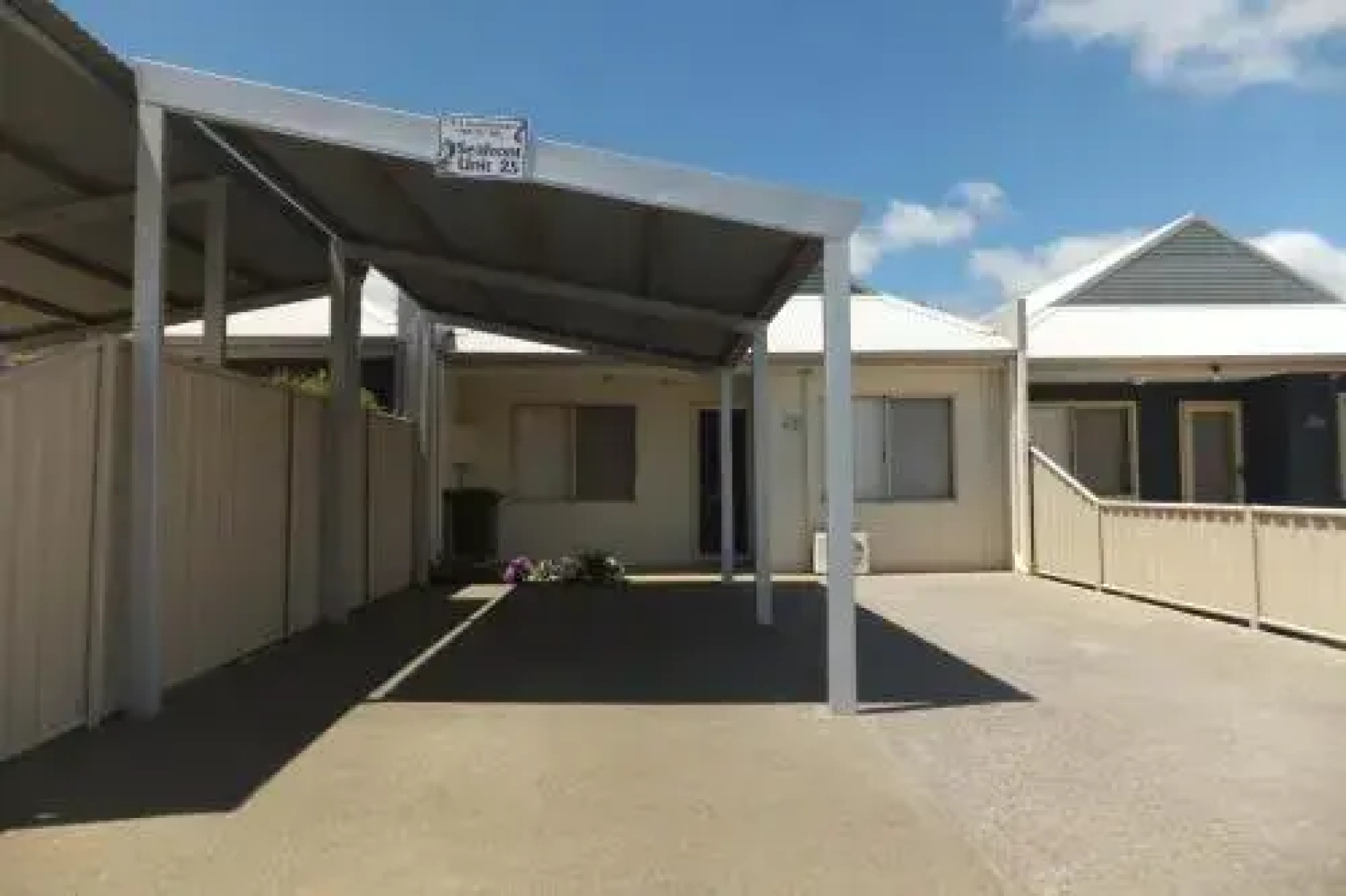 Seafront Unit 25