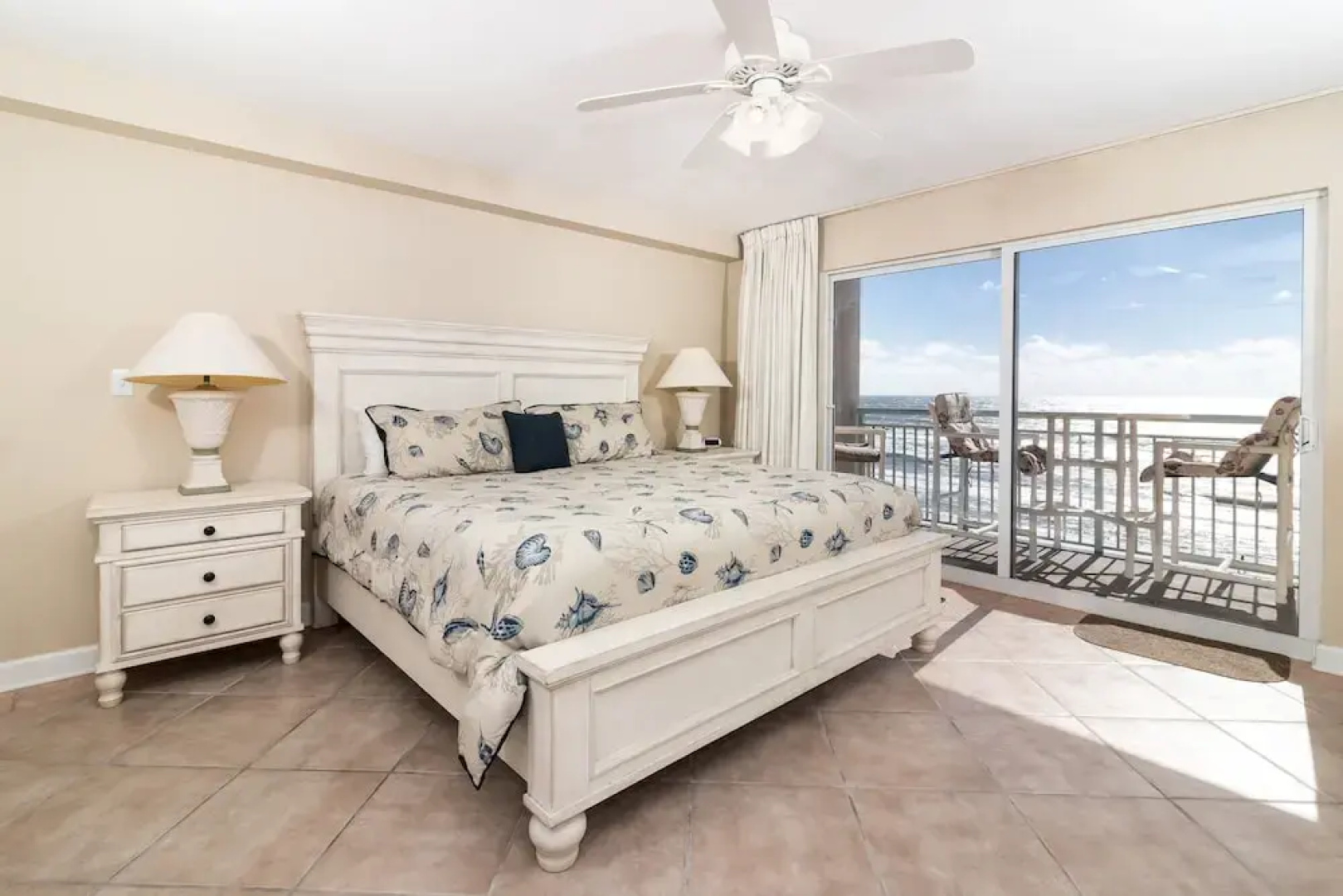 Pelican Isle 502 by RedAwning