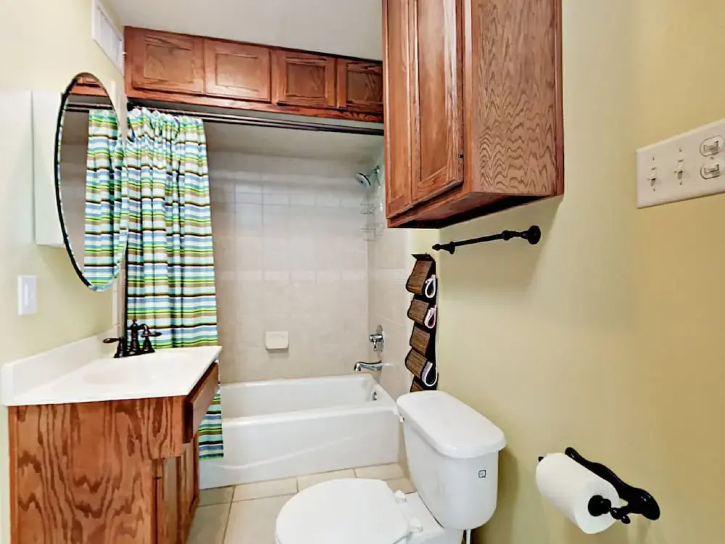 Lakefront Haven - 3 Br Home