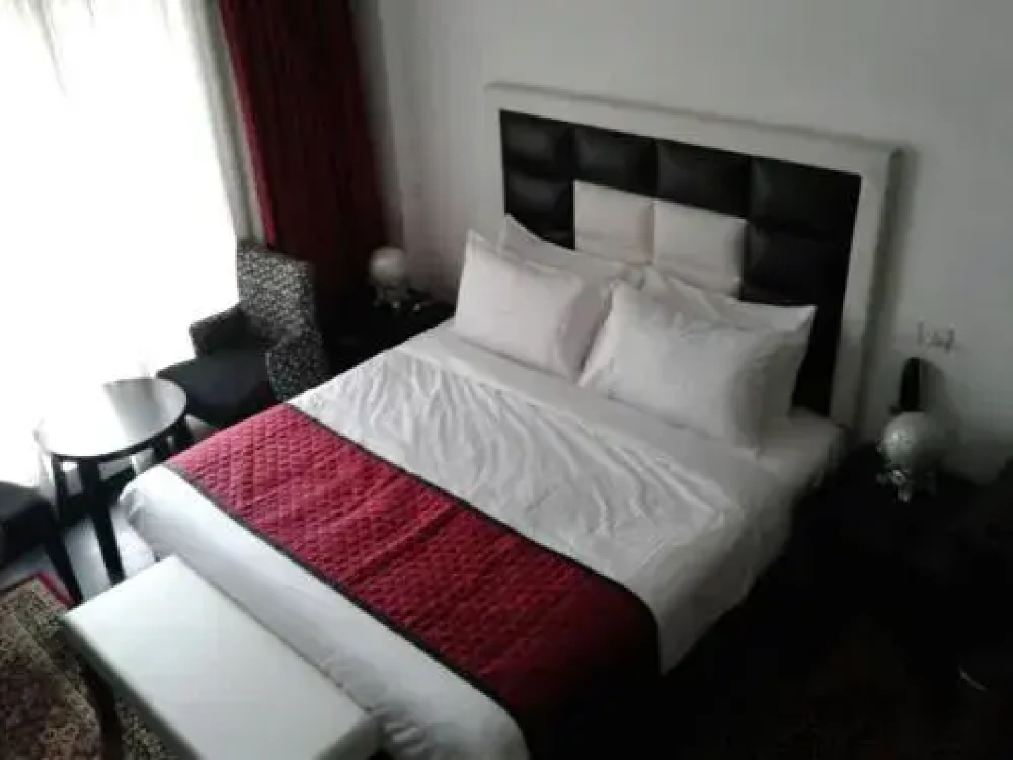 Hotel Rose Petal
