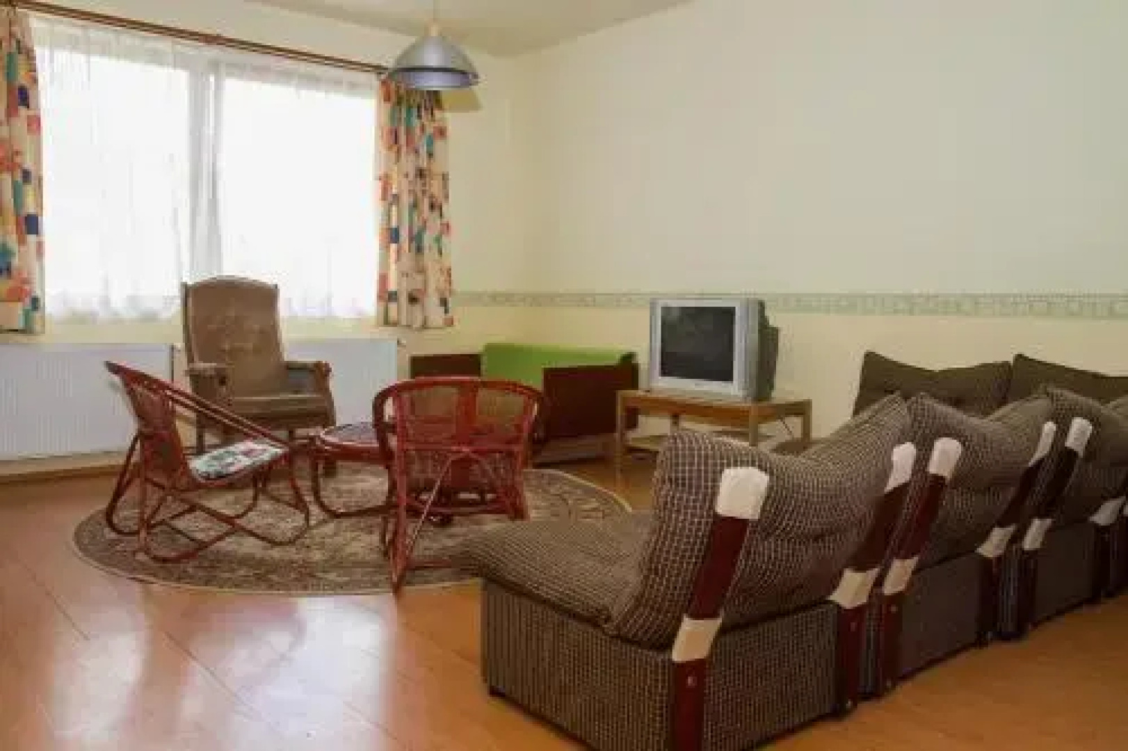 Familia Nyaraló 146