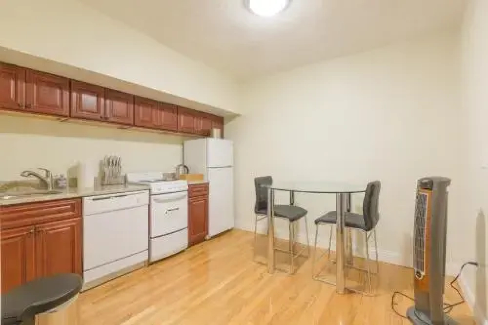 Kenmore Apartments by Starlight Suites
