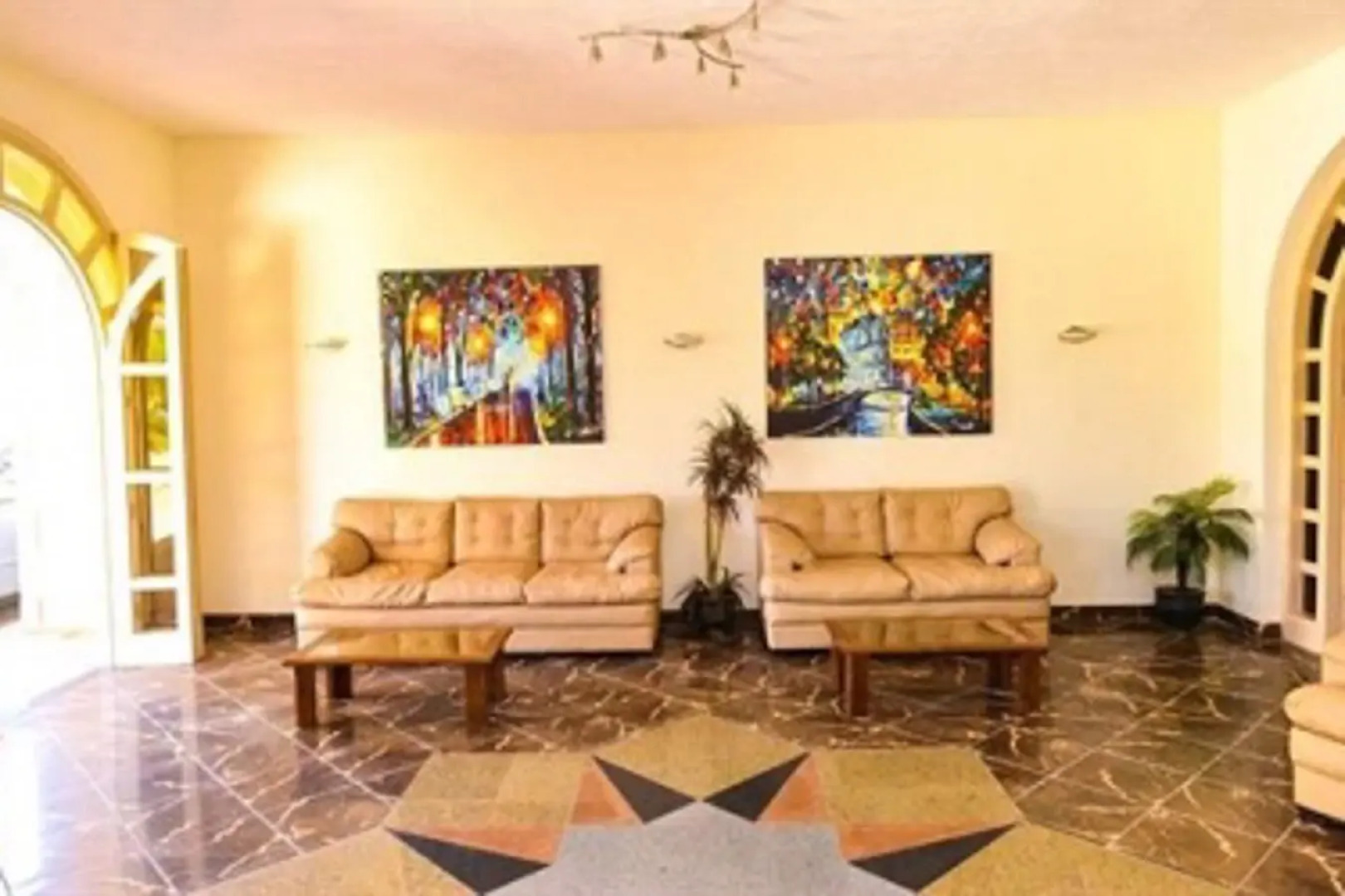 Maxim Inn Marina Lake View