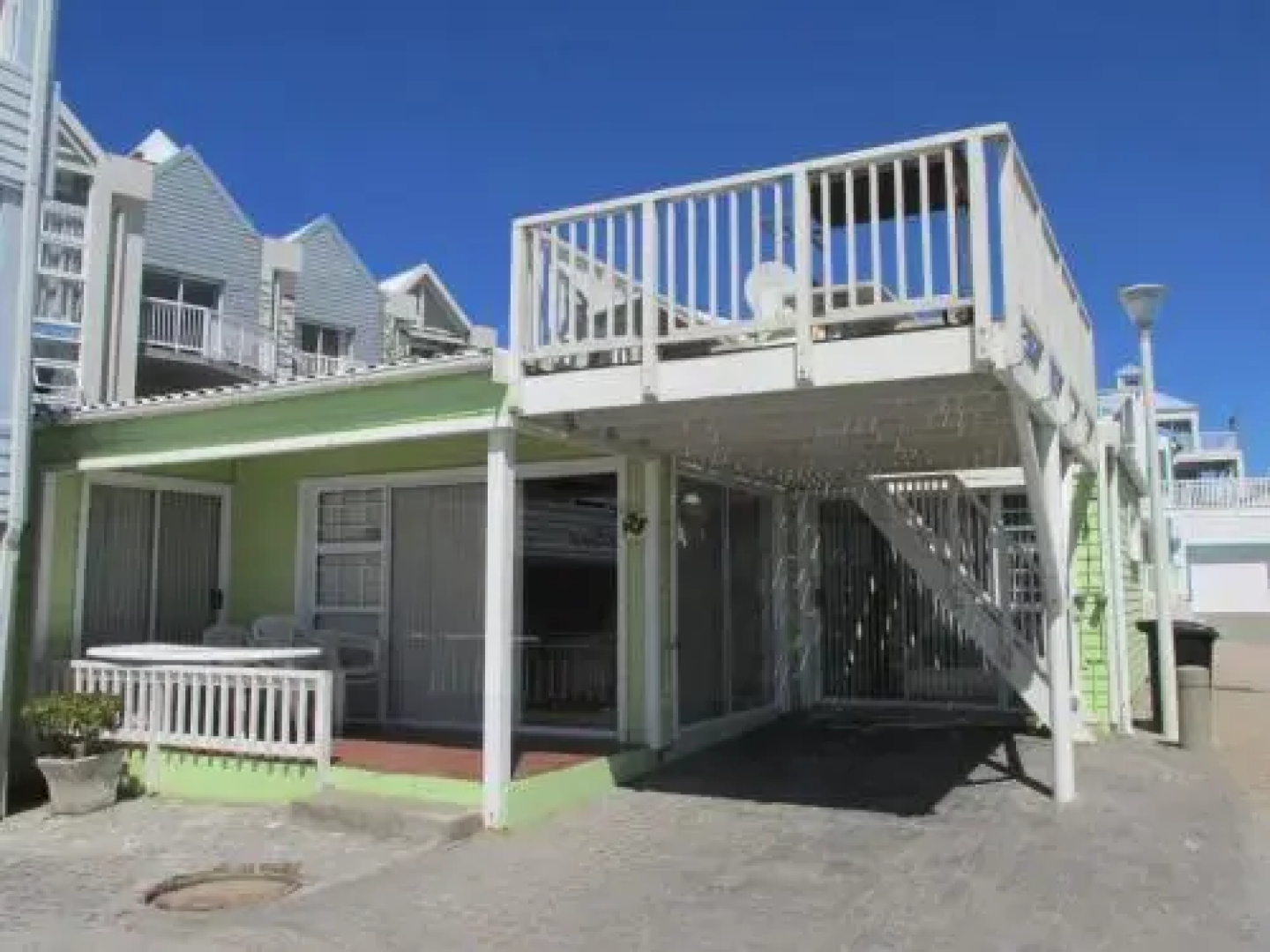 Point Village Accommodation - Snowdove