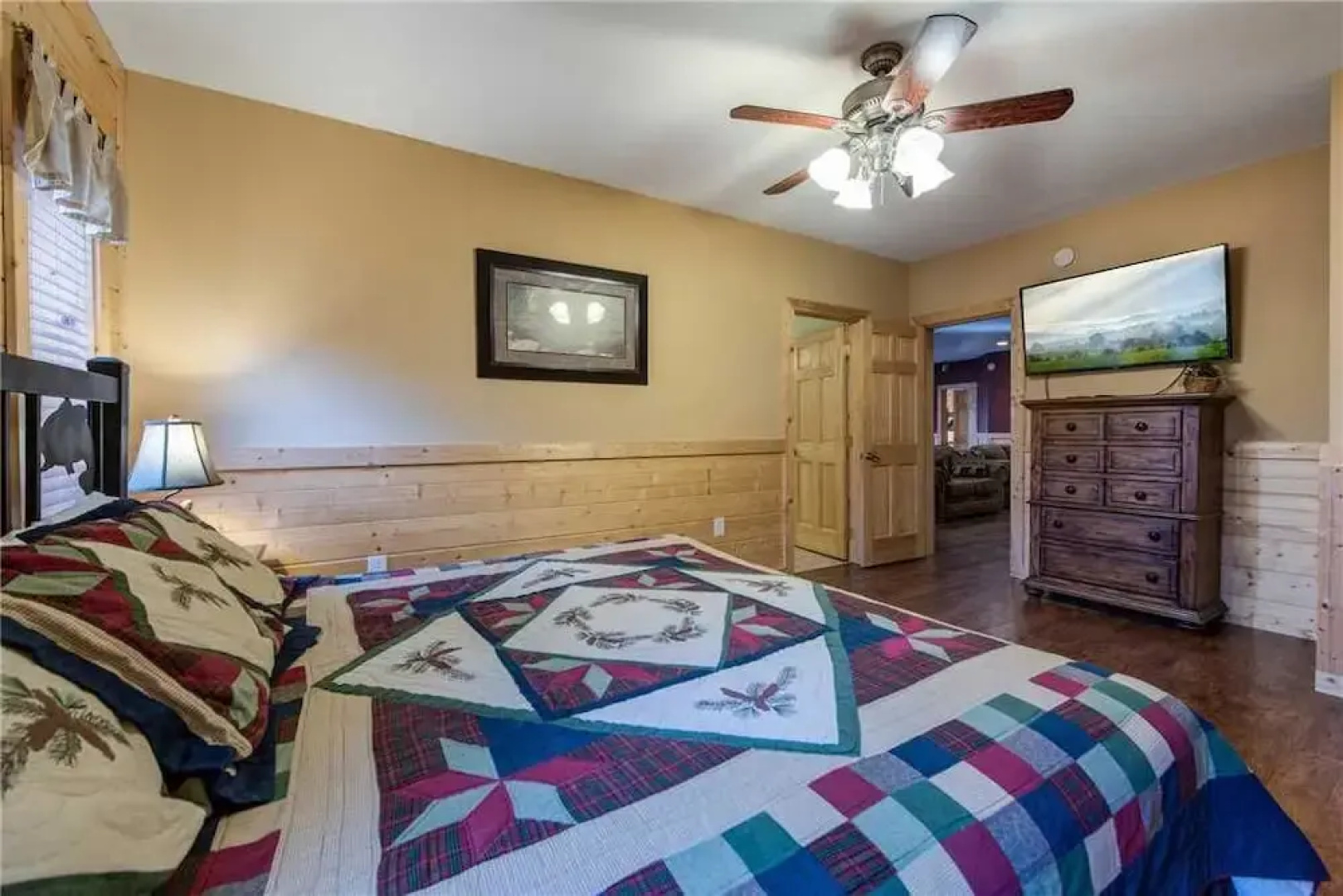 Hickory Hollow Lodge - Eight Bedroom Cabin