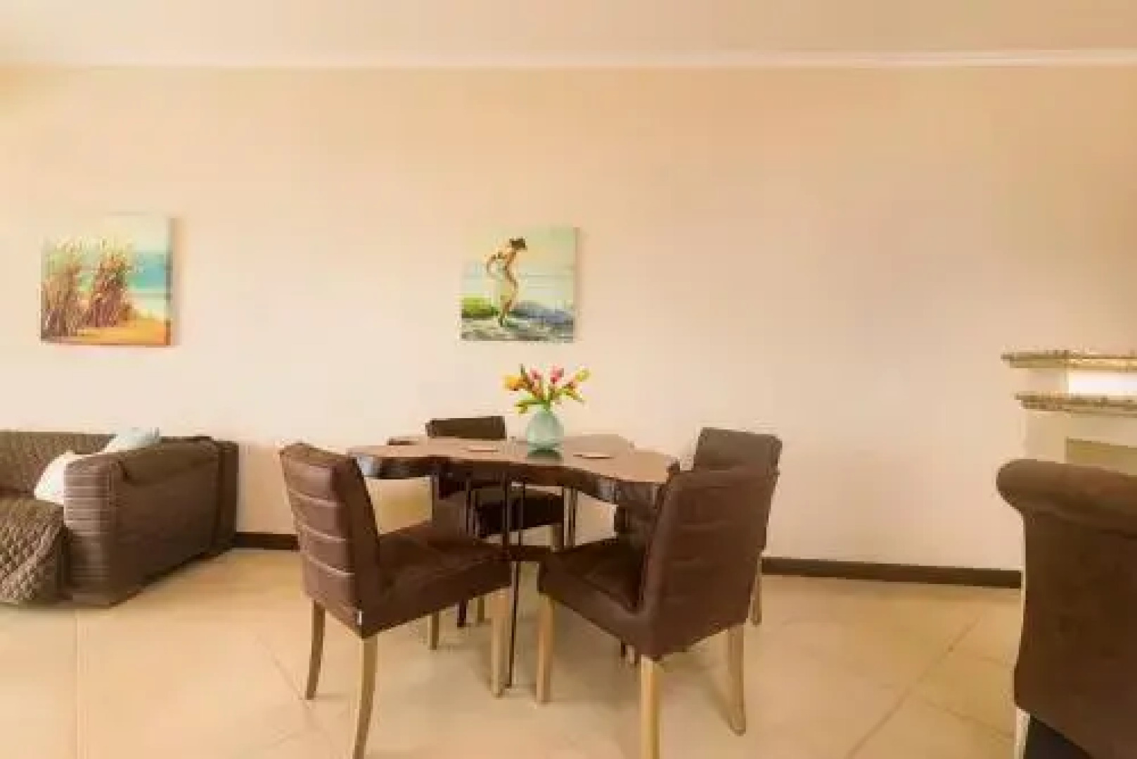 Hotel room-style ocean-view unit in Flamingo with pool