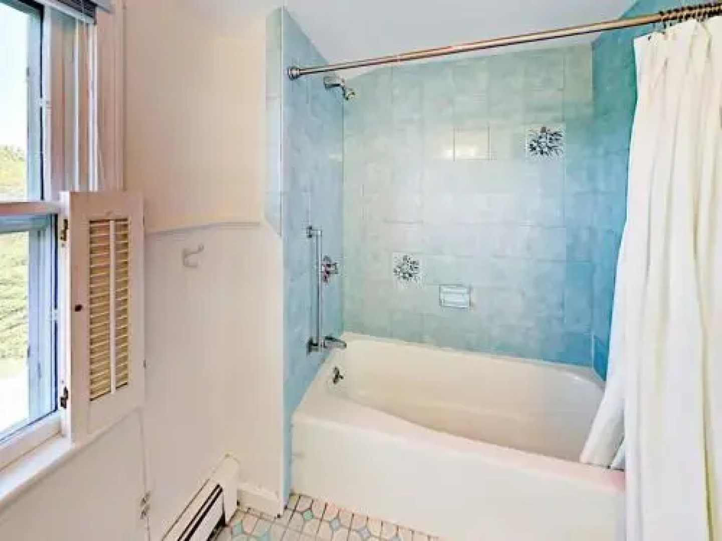 200 Shurtleff Rd Home - 3 Br home by RedAwning