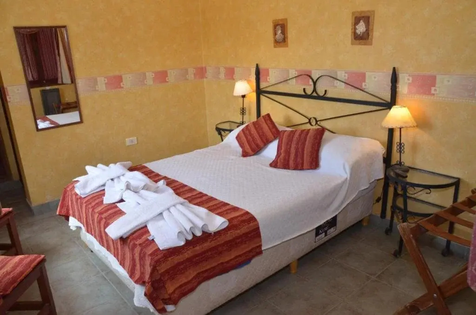Hotel Pueblo Antiguo