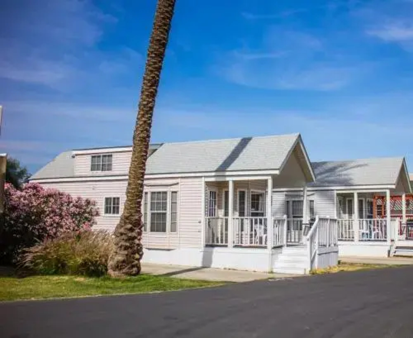 Palm Springs Camping Resort Cottage 1