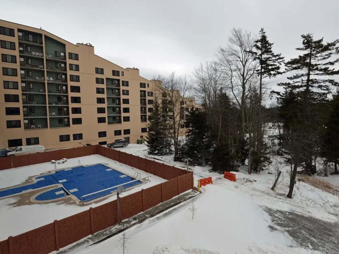 2 Br: Silvercreek 1215