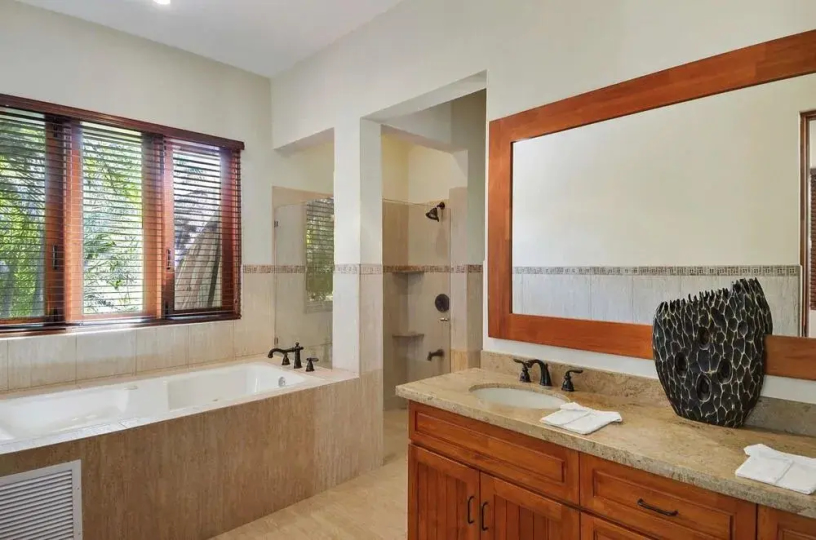 Casa Oasis Close to Beach Golf, Surf and More by RedAwning