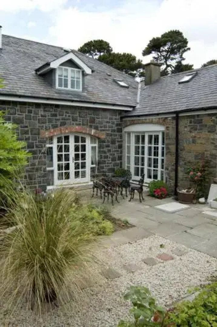 Shola Coach House