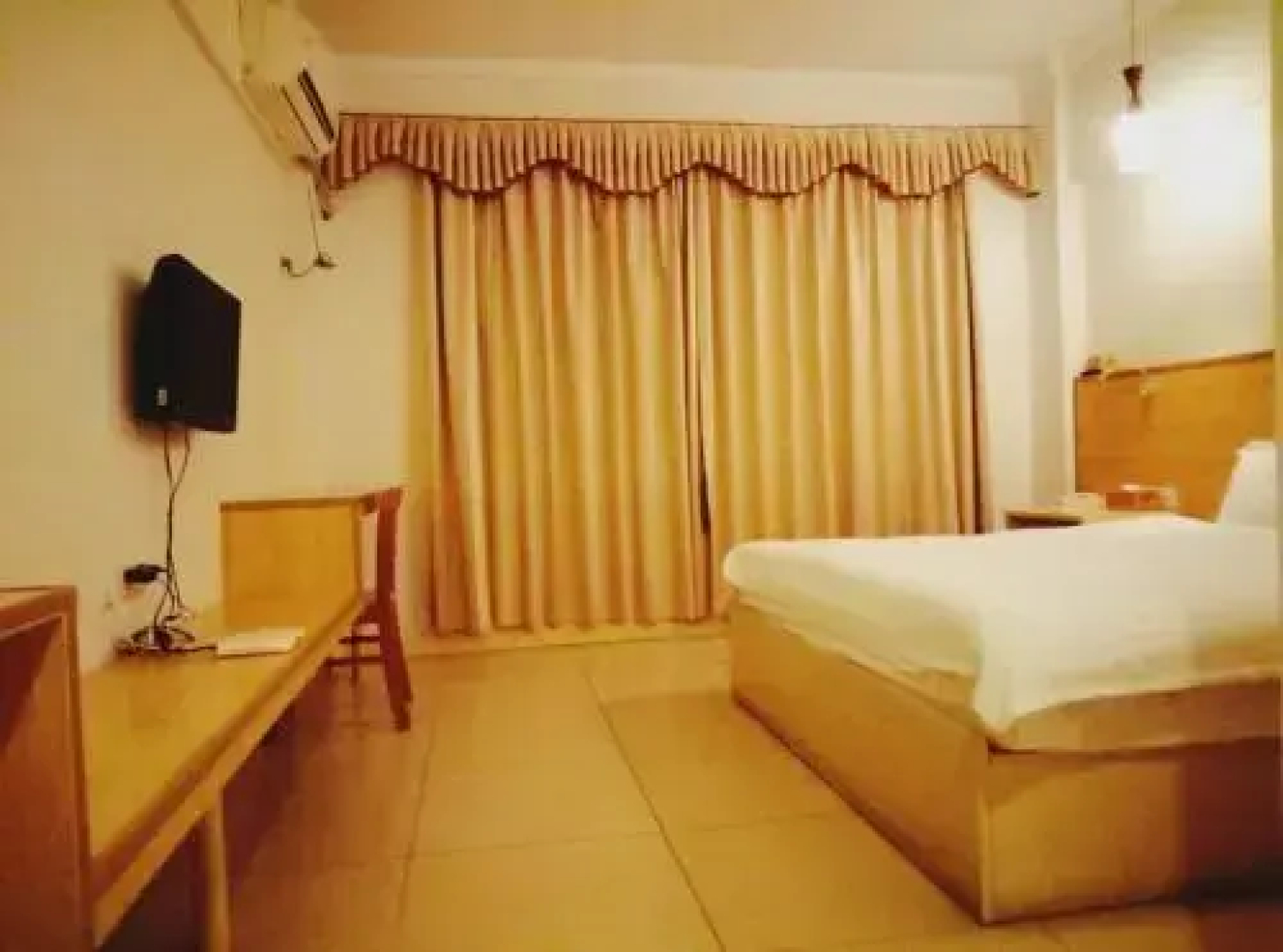 Mingwei Business Hotel