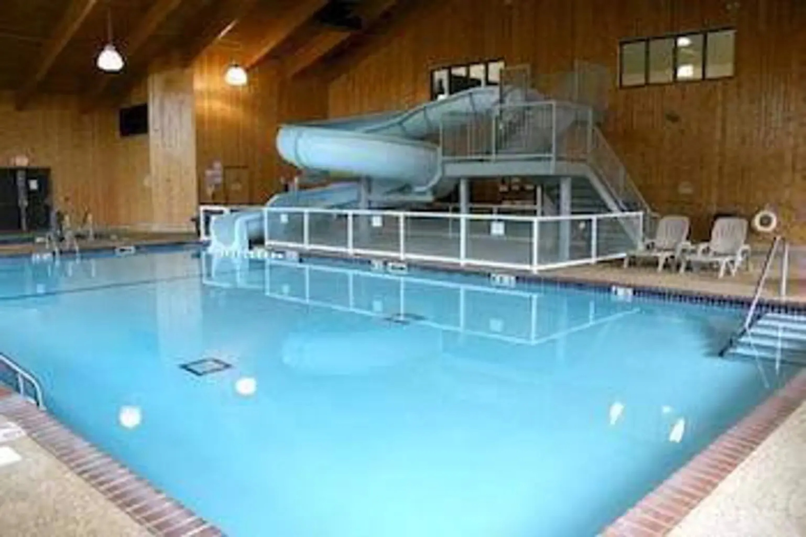 Pelican Lakes Motel