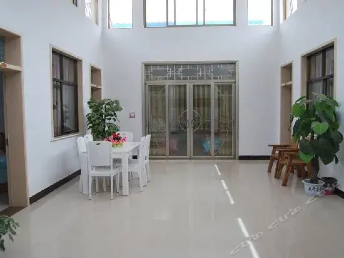 Jiuquan Dunhuang Mengtu Youth Inn