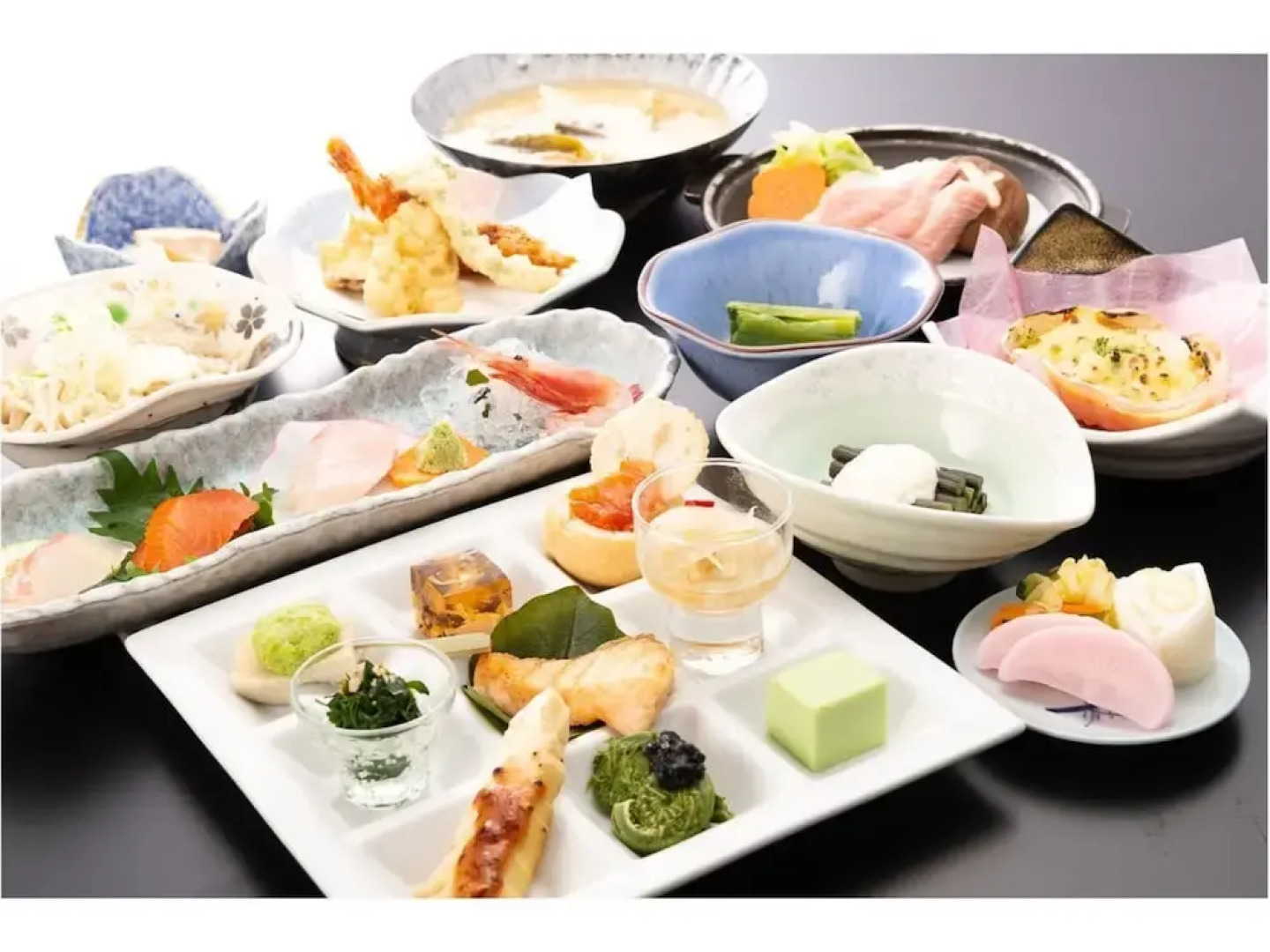 Attamariland Fukabori Niji No Yakata