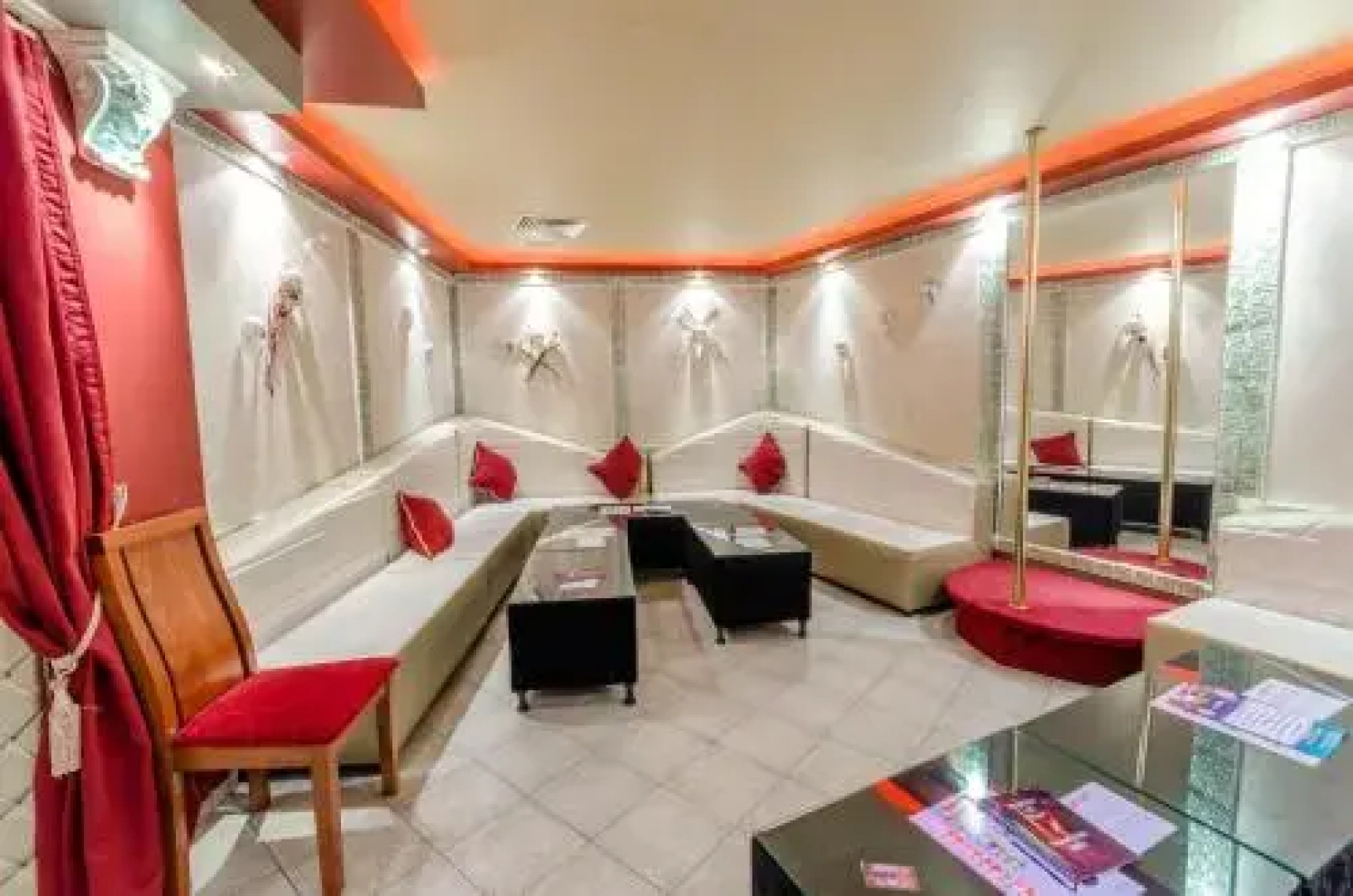 Hotel Cosmos