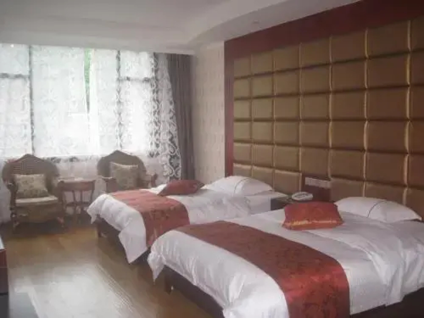 Emeishan Ziqiang Inn