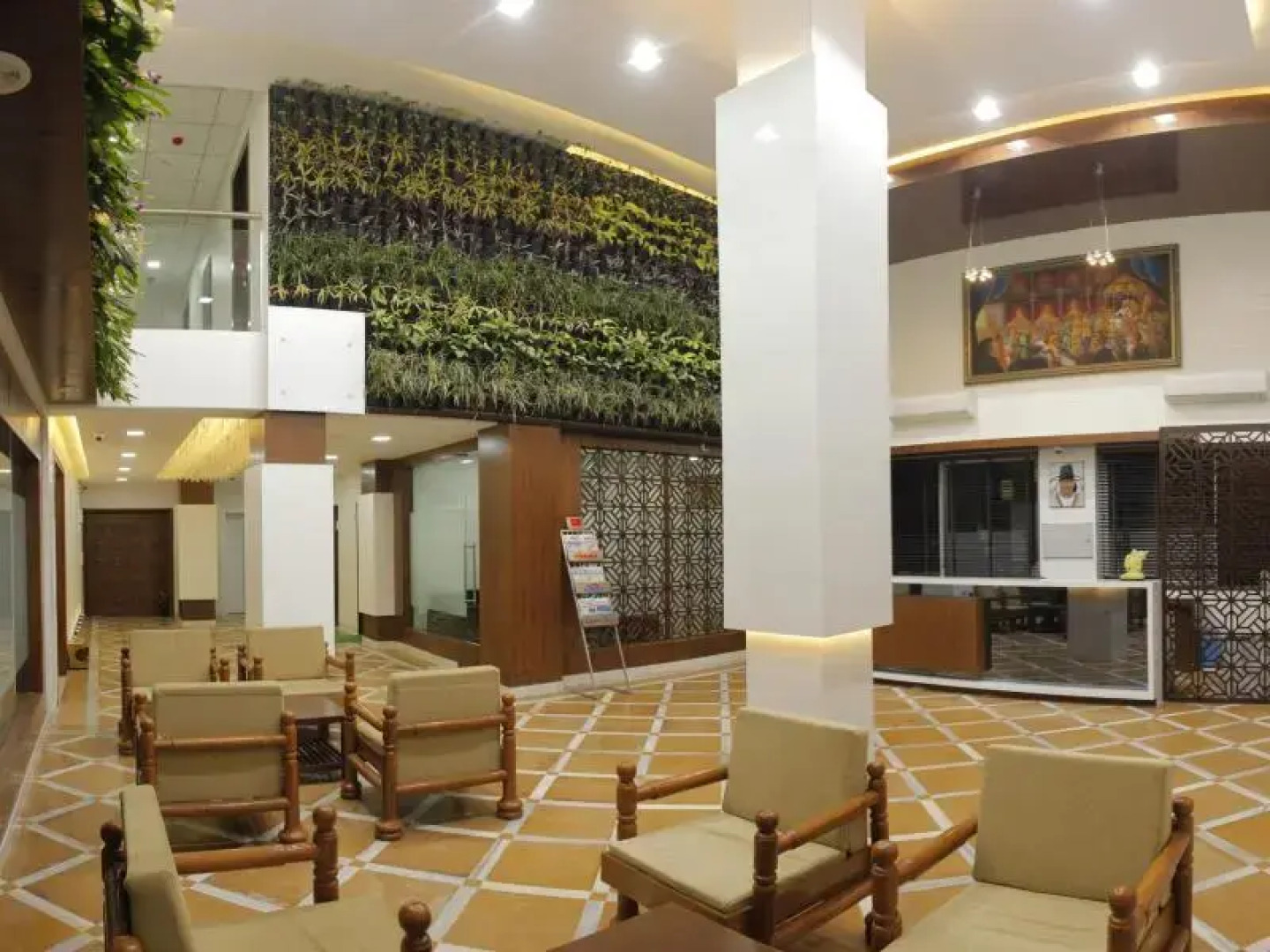 Hotel Raviraj