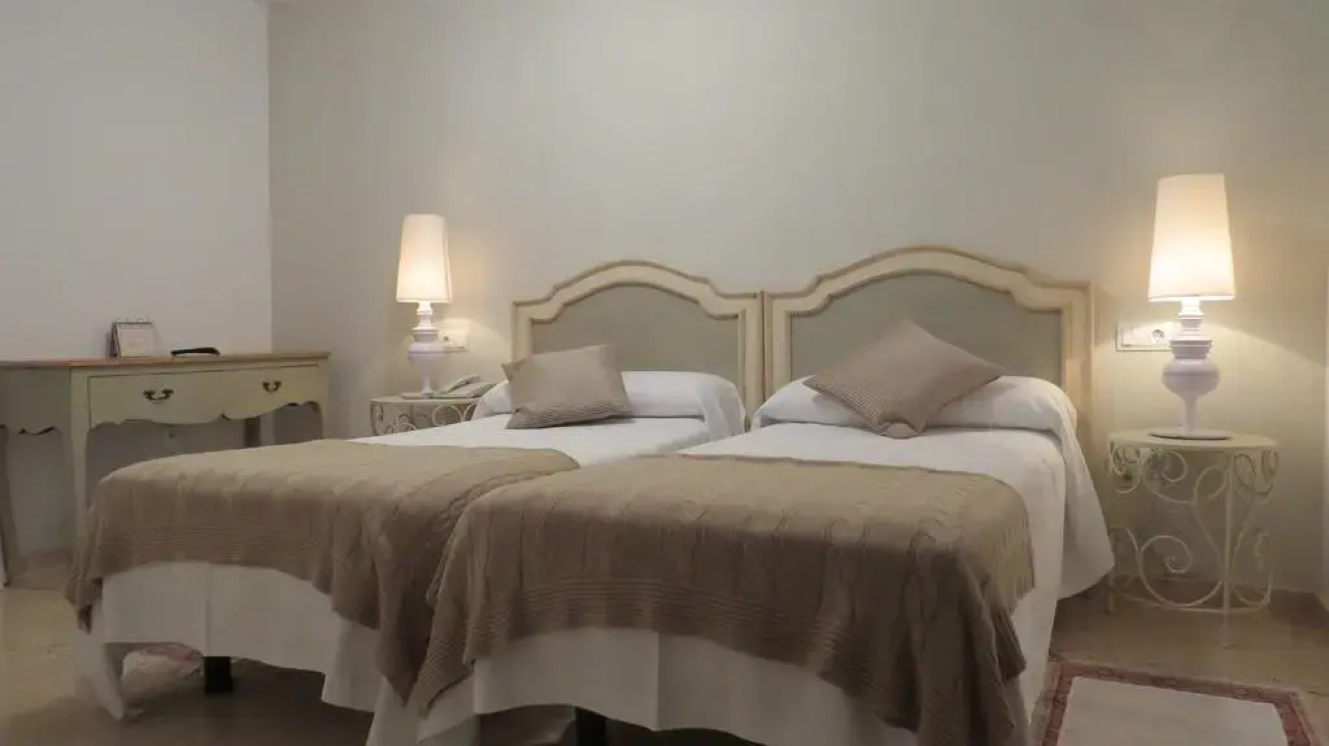 Hostal Montemayor