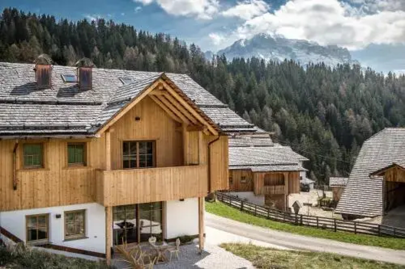 Mountain Chalet Pia