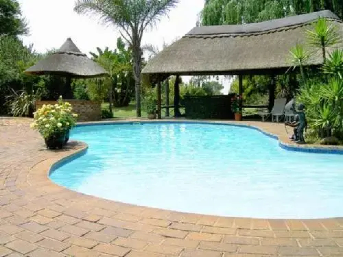 Guinea Lodge