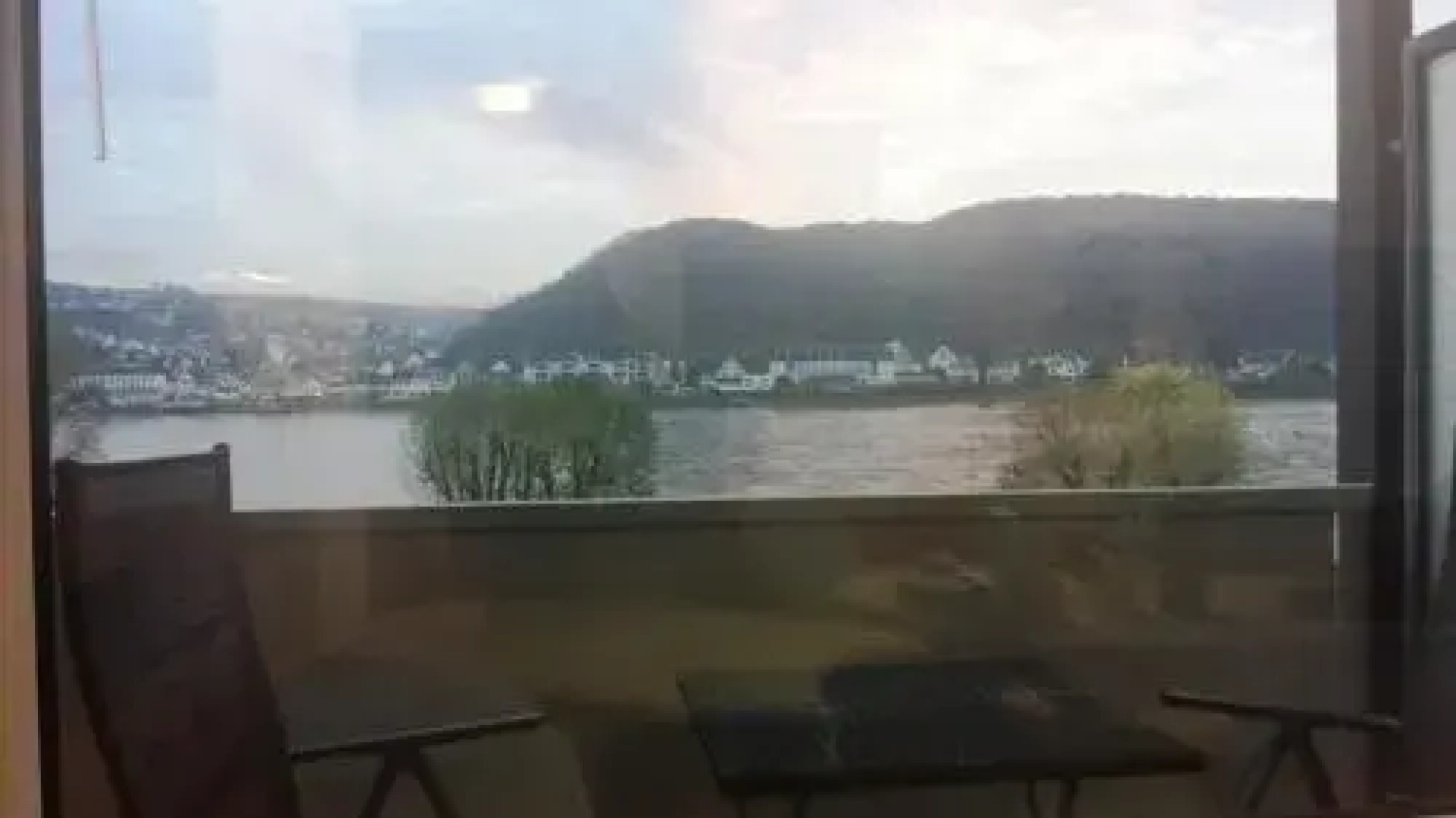 Ferienwohnungen mit Rheinblick