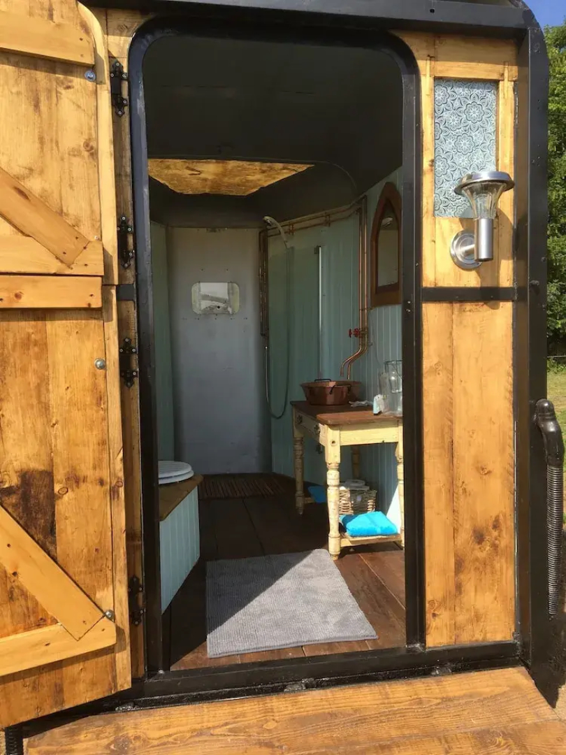 Quex Livery Glamping