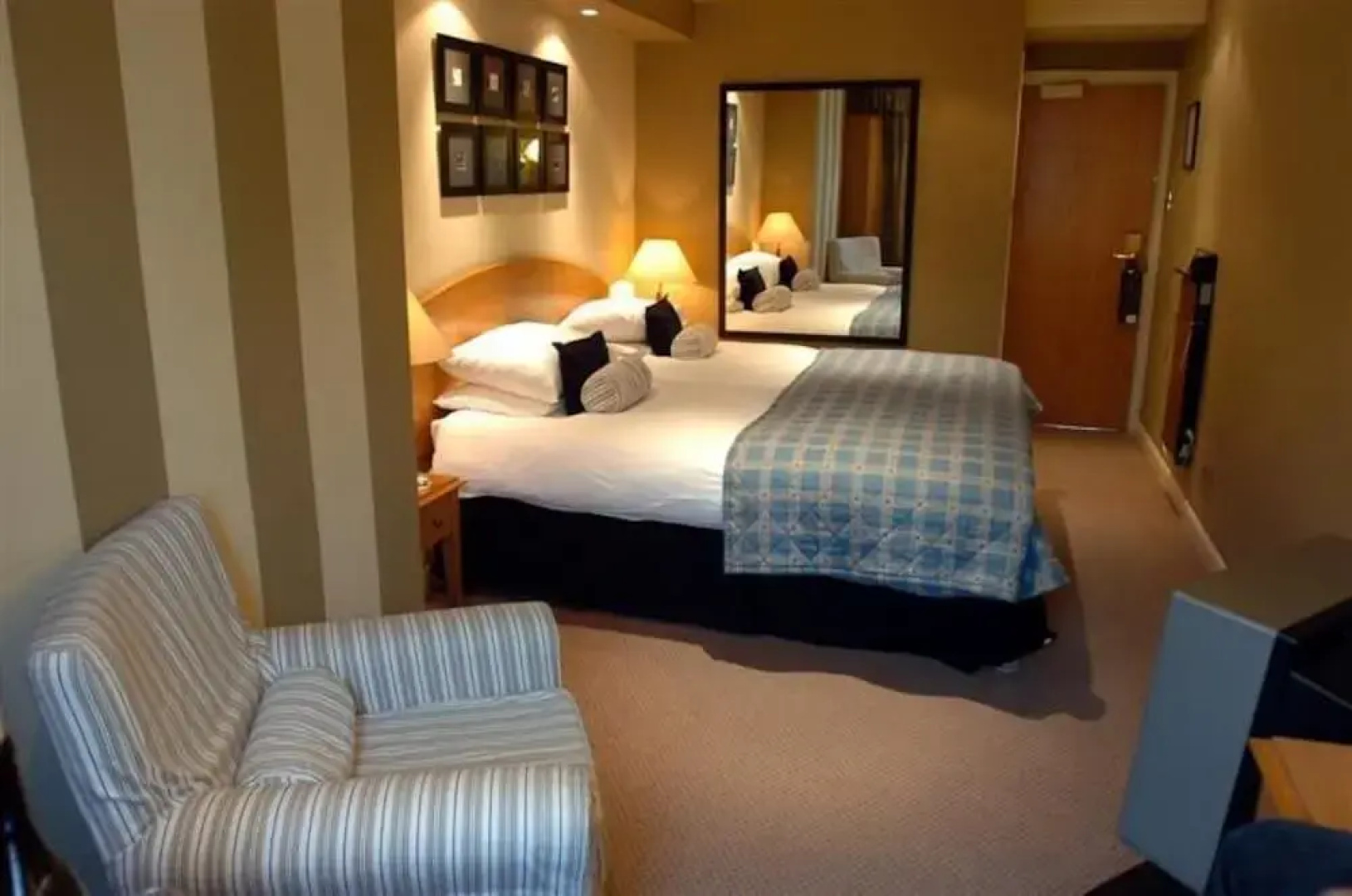 Drake Manor Inn