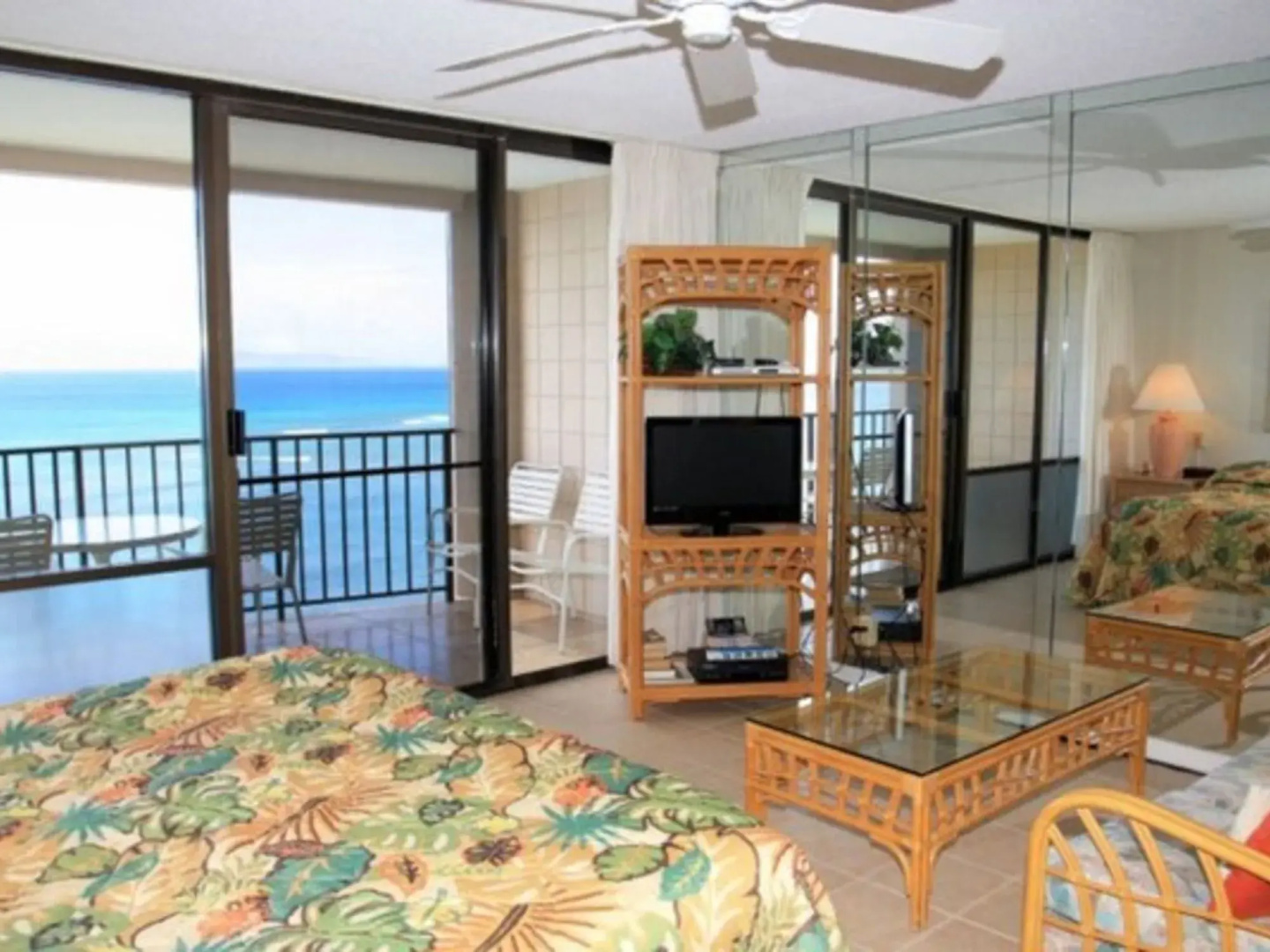Valley Isle #1206 Studio Bedroom Condo by RedAwning