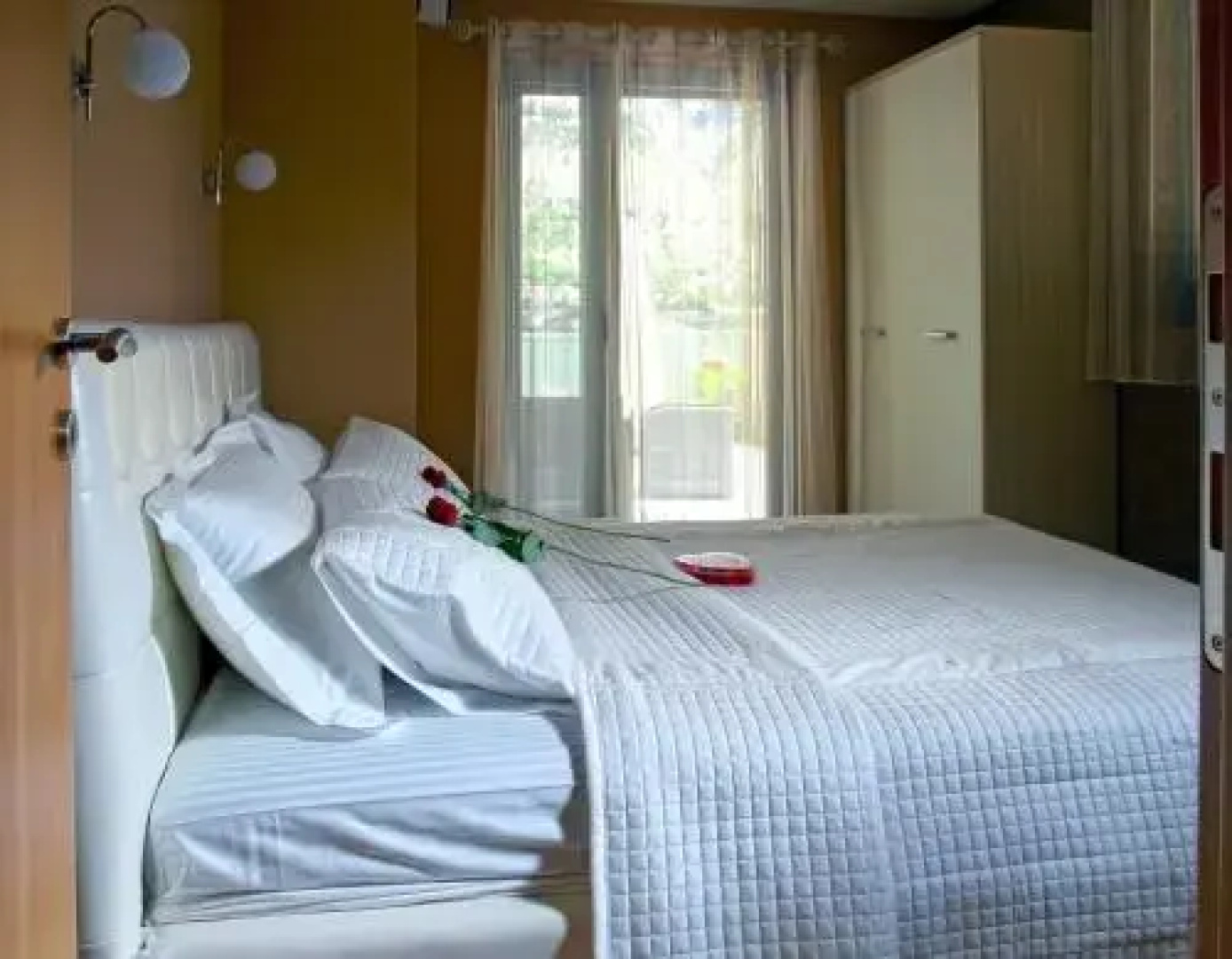 Dekaderon Lux Apartments