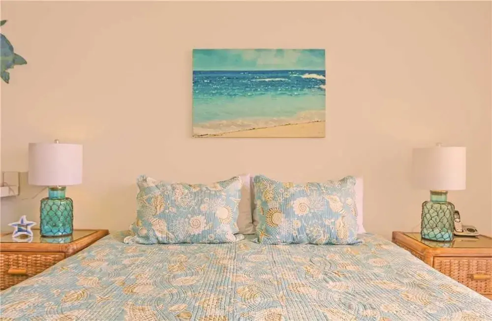 Valley Isle #806 Studio Bedroom Condo by RedAwning