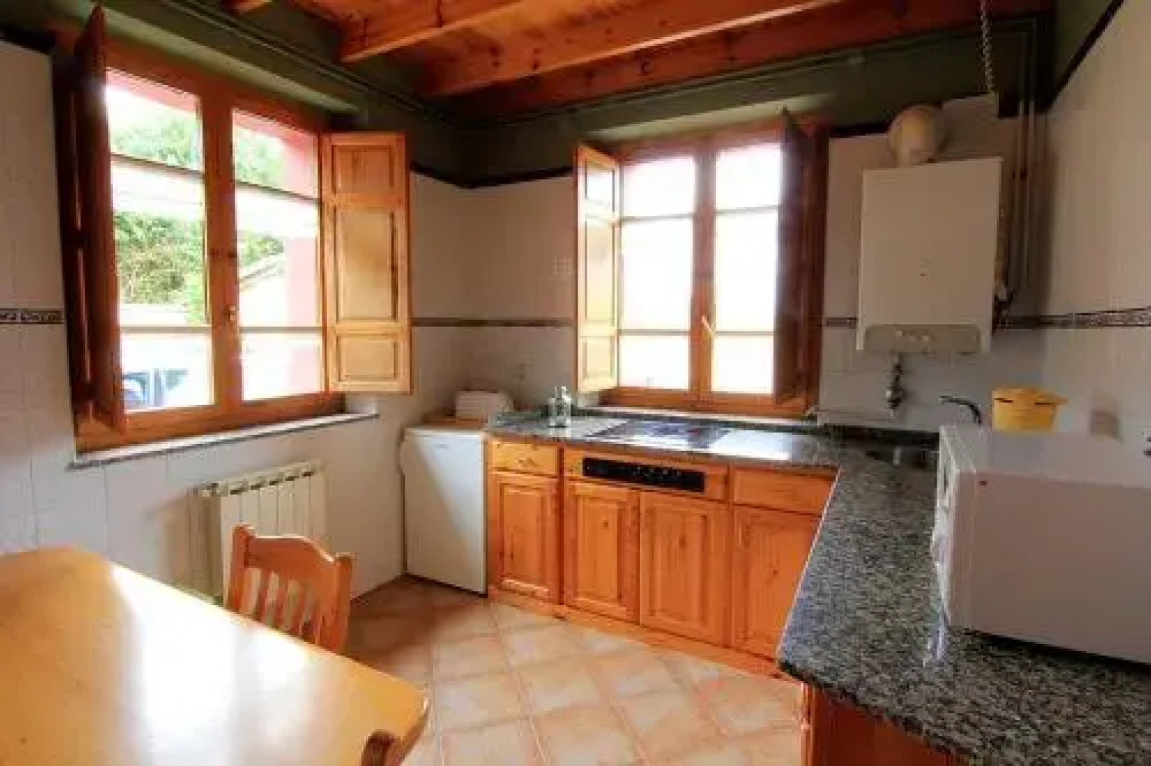 Apartamentos Rurales "Les Escueles de Collía"